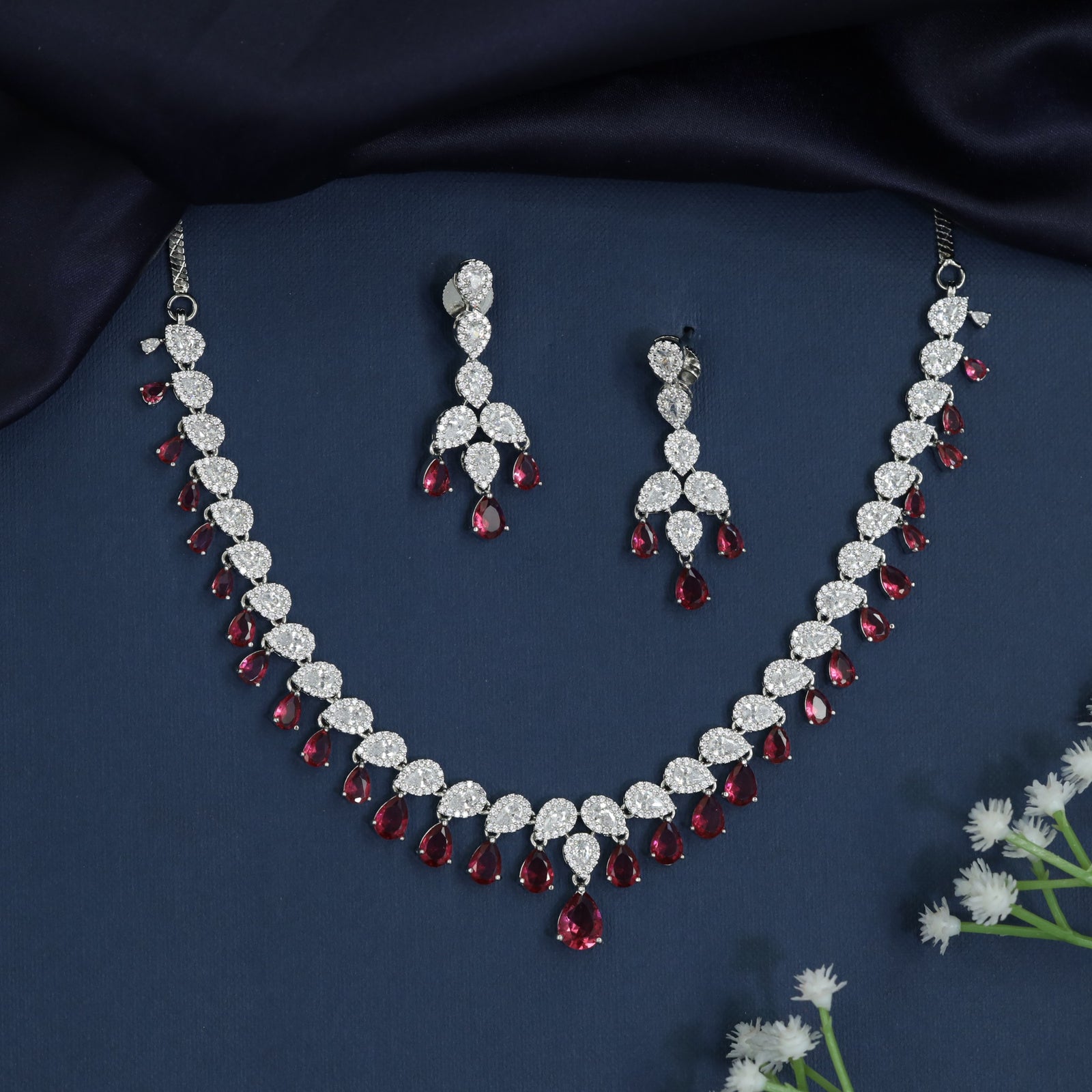 Pear drop fringe necklace with scalloped station design