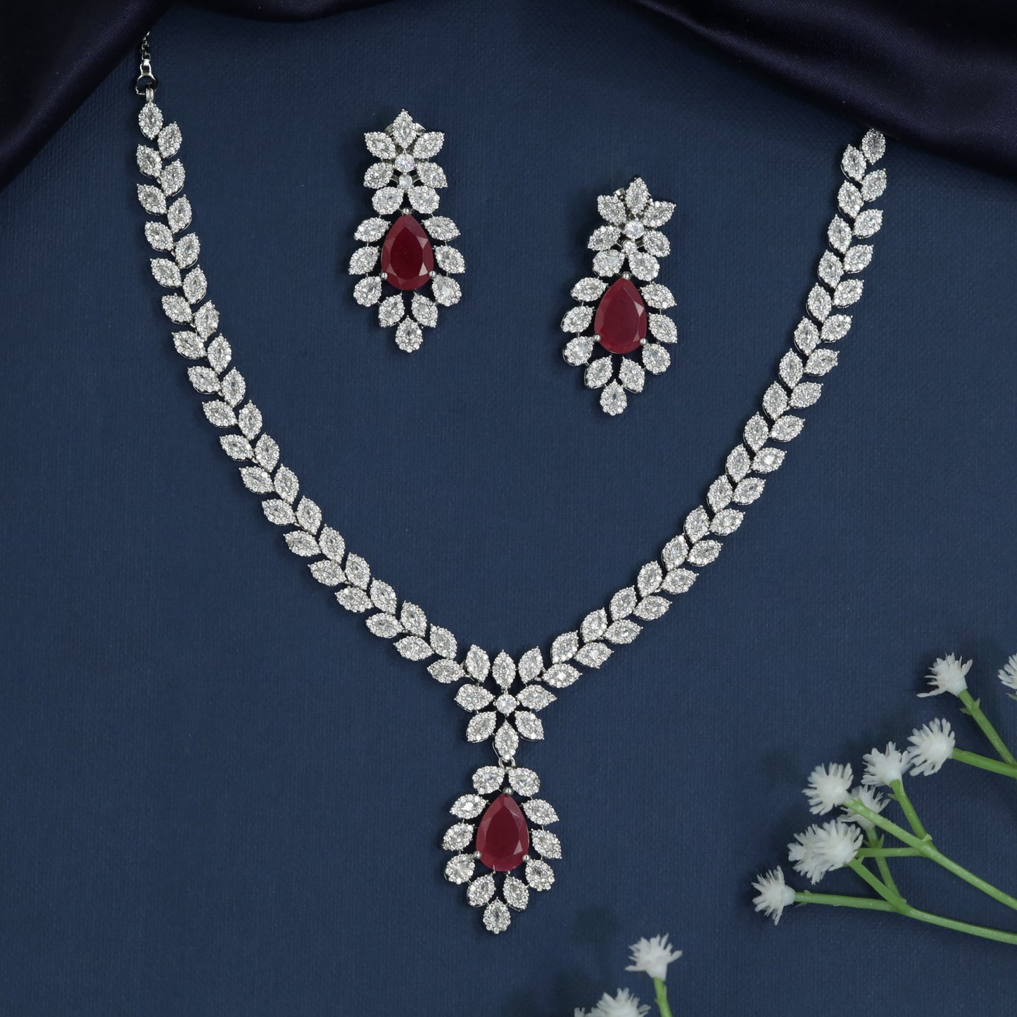 Leaf trail necklace with pendant drop focal design