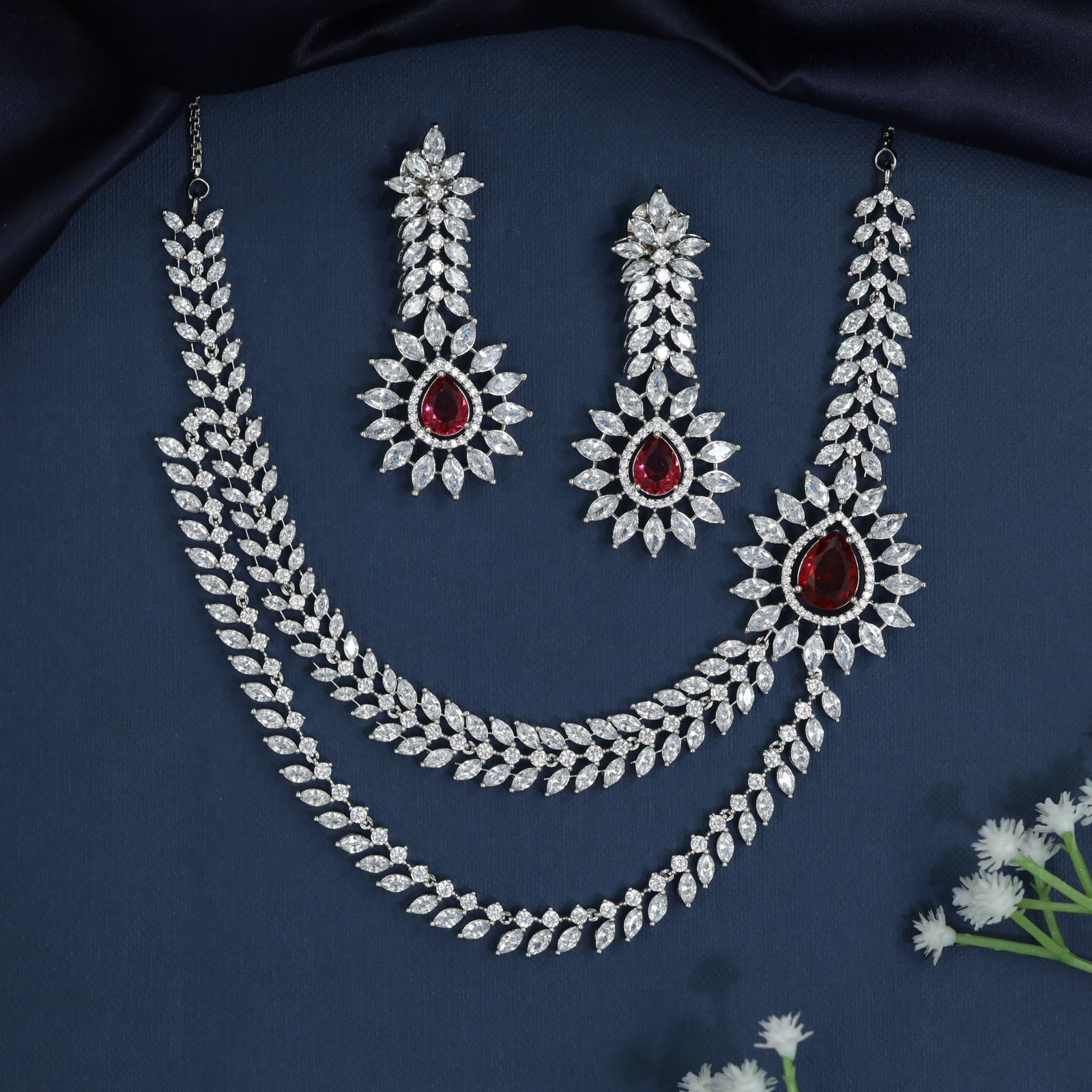 Mastercraft series necklace with triple drape construction