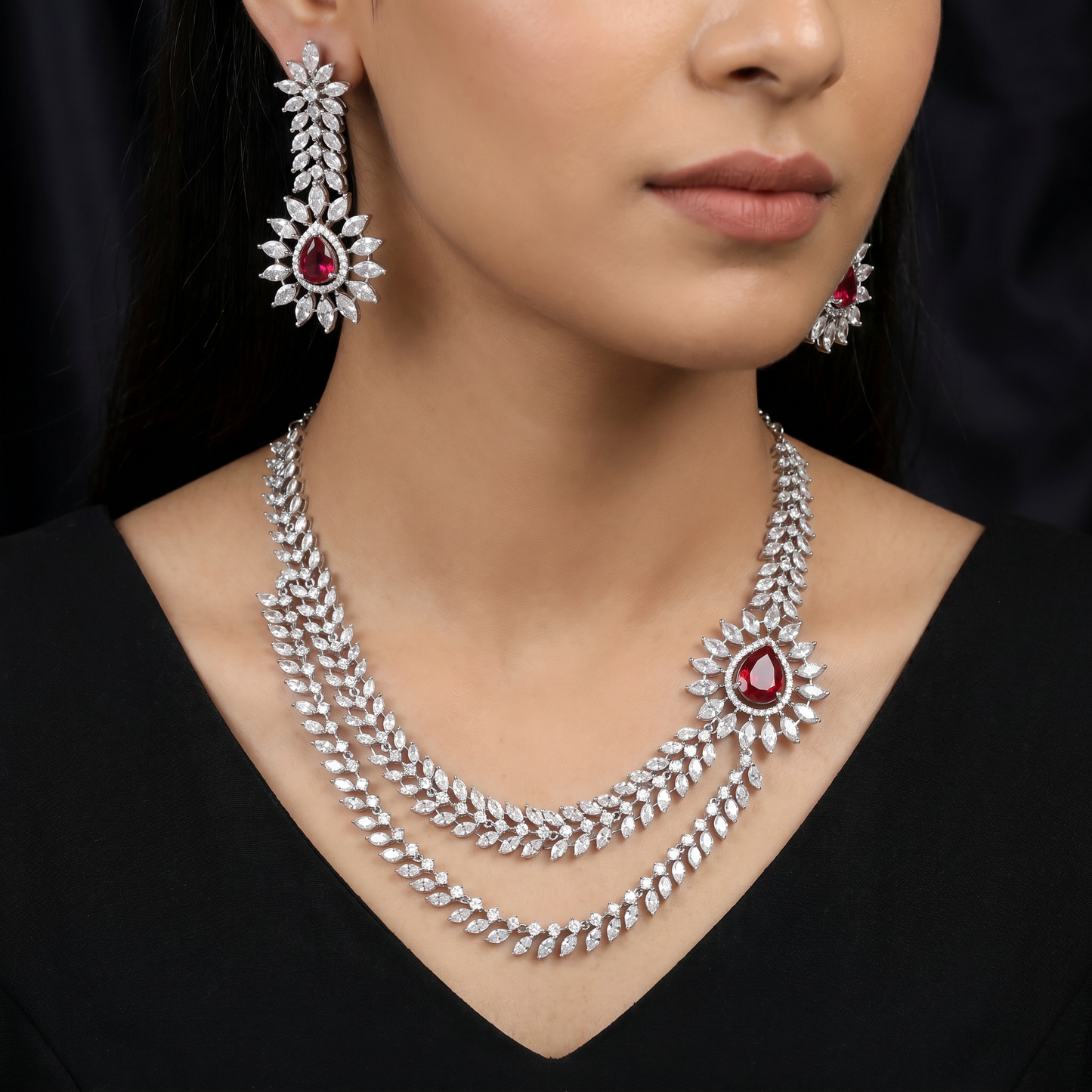 Mastercraft series necklace with triple drape construction