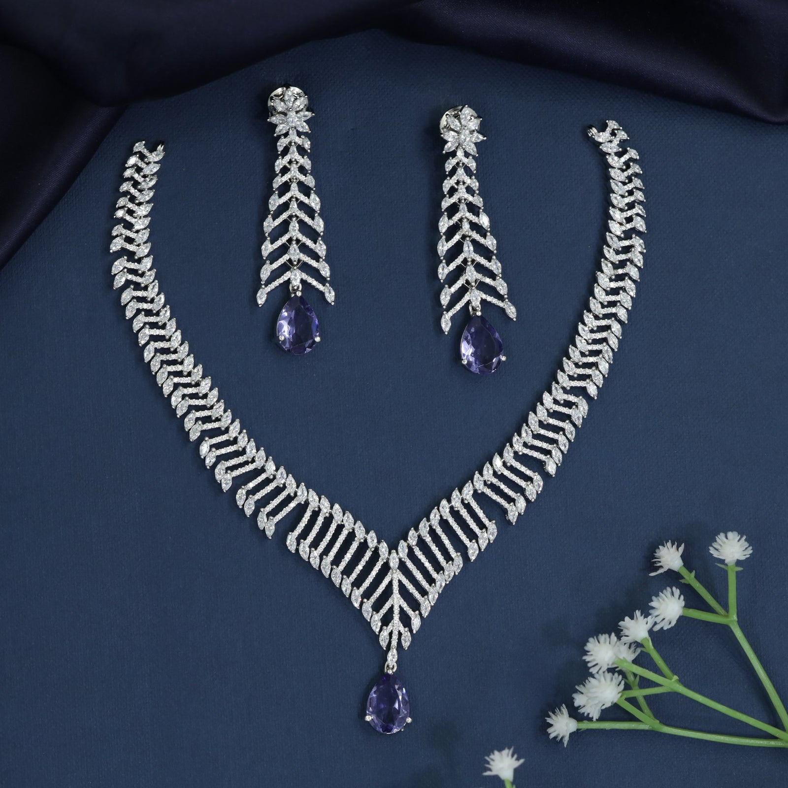 Modern muse necklace with geometric chevron detailing