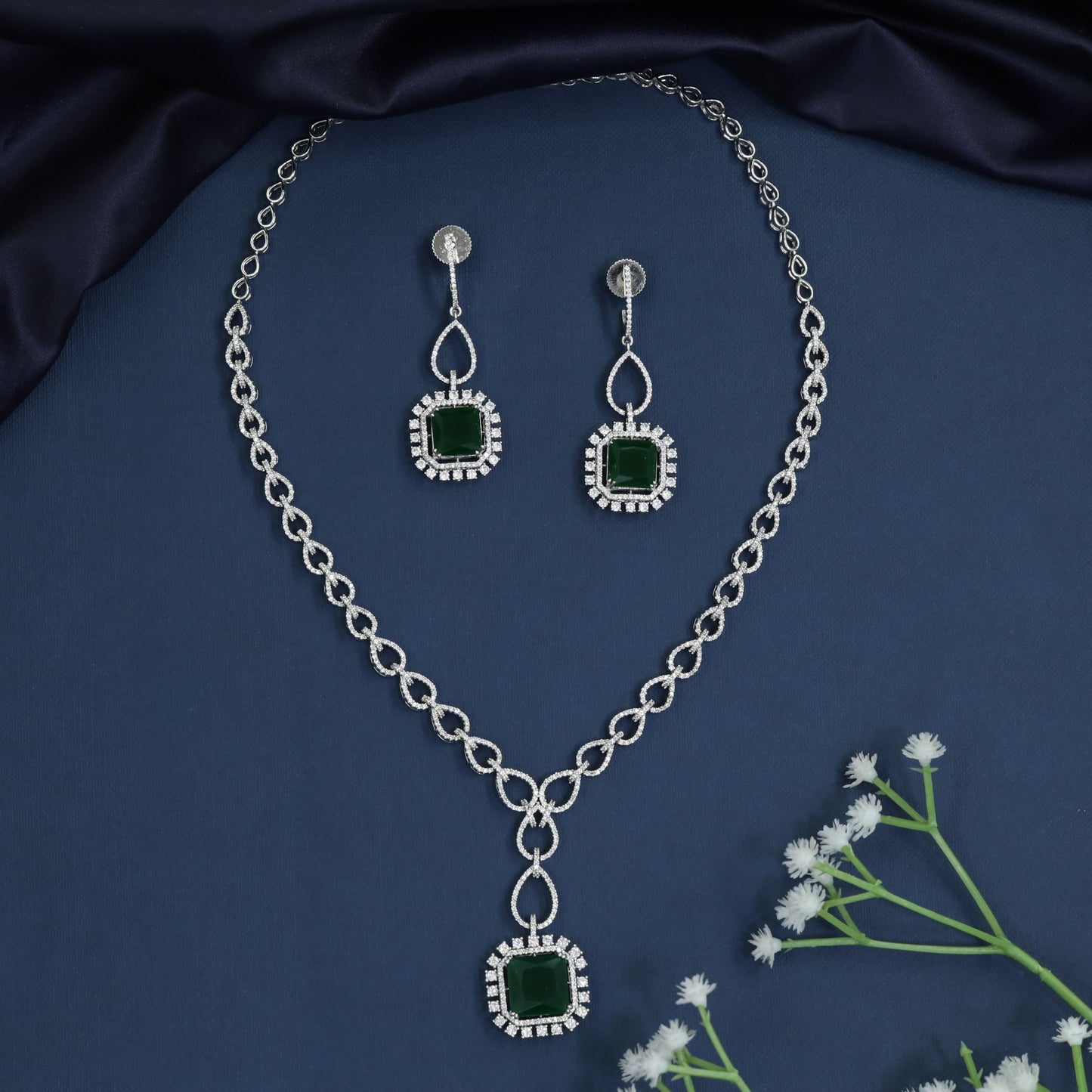 Signature design necklace with orbital collar styling