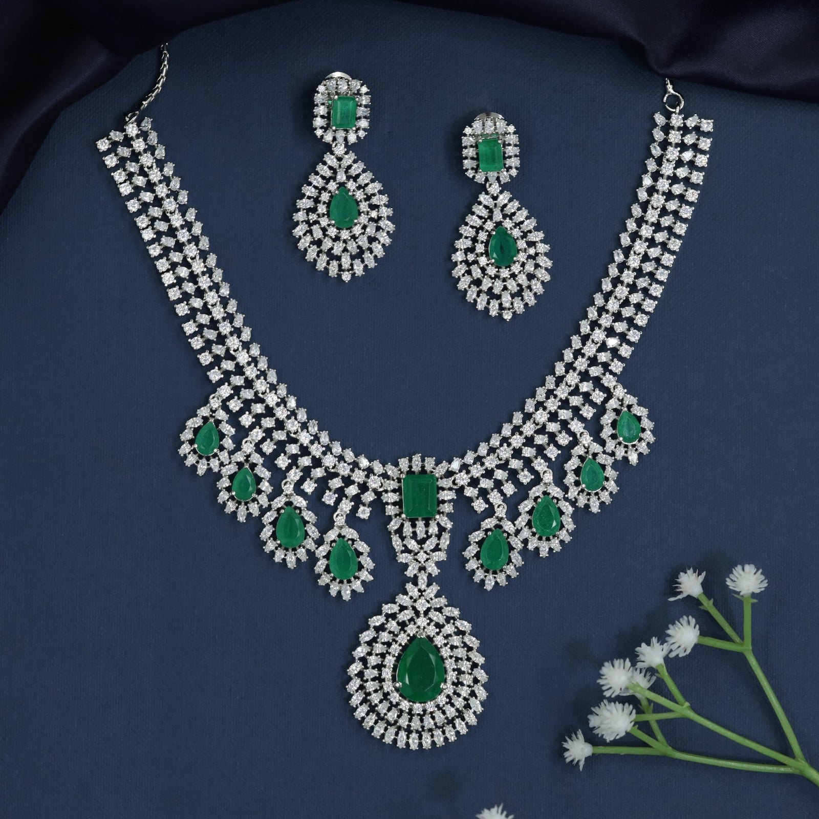 Necklace with Medallion Frame Arrangement and Garland Edgework