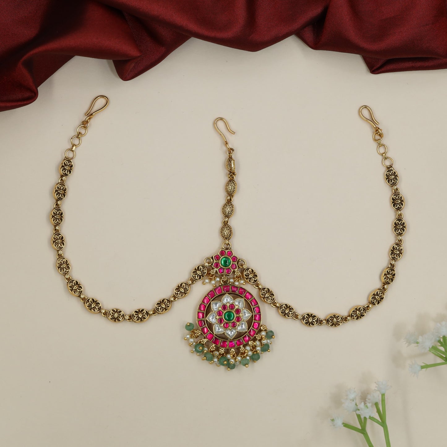Ornate Antique Head Set Finished with Detailed Circular Borders and Seed Accents