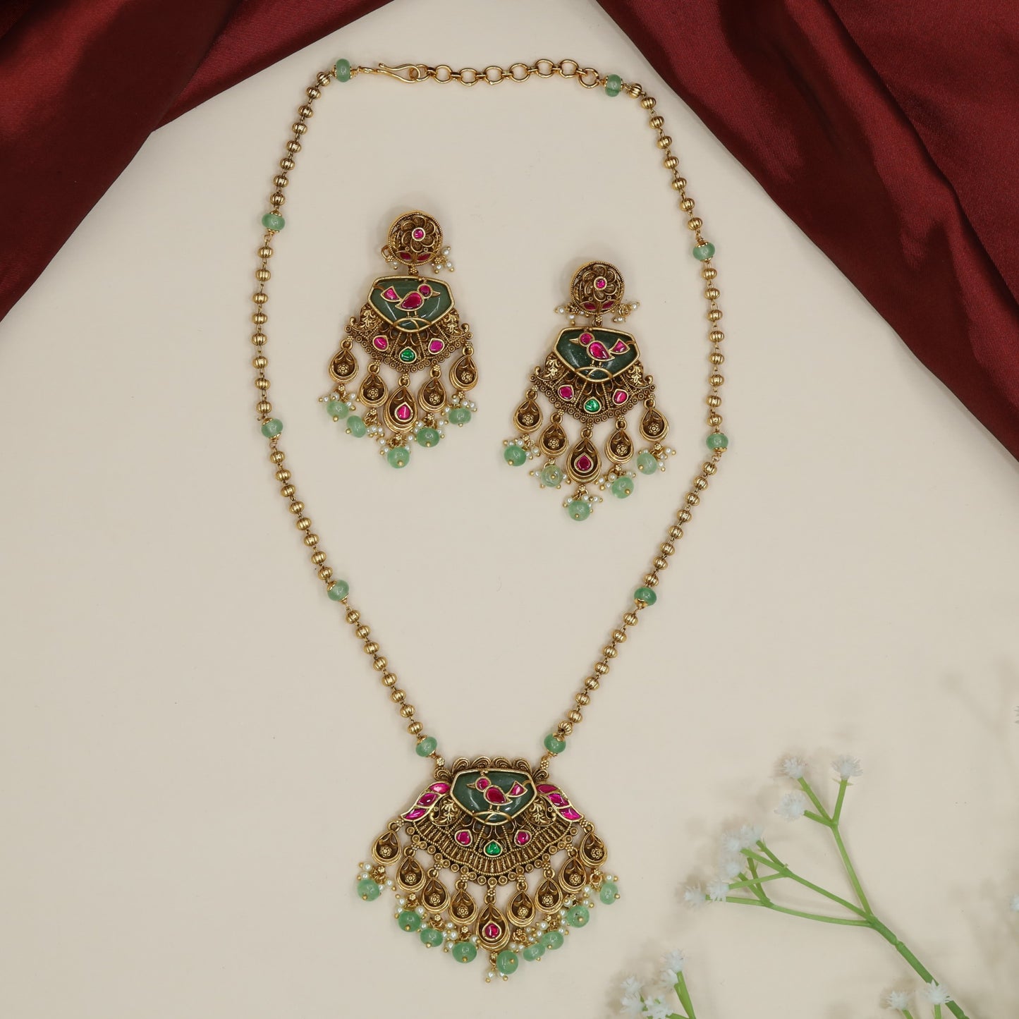 Grand goddess motif Antique Chain With Pendant with decorative drop border