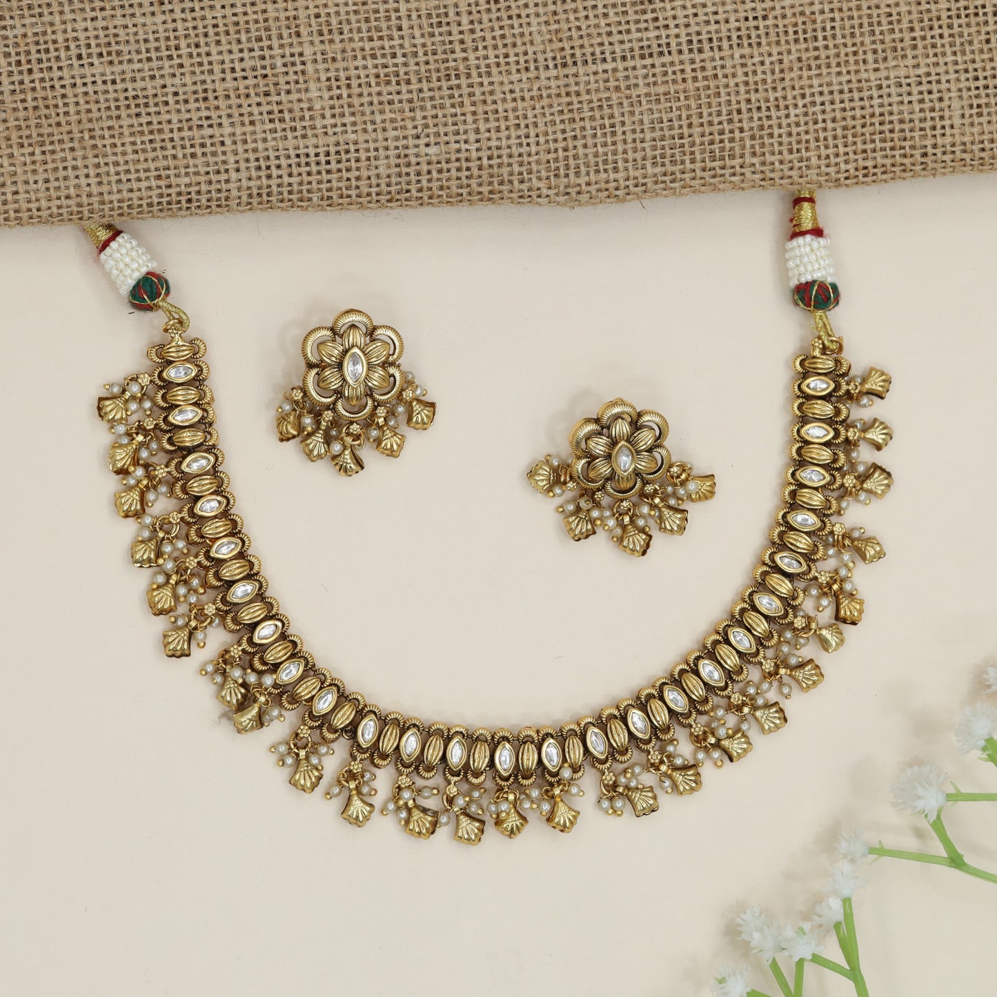 Majestic floral motif collar necklace with decorative petal fringe