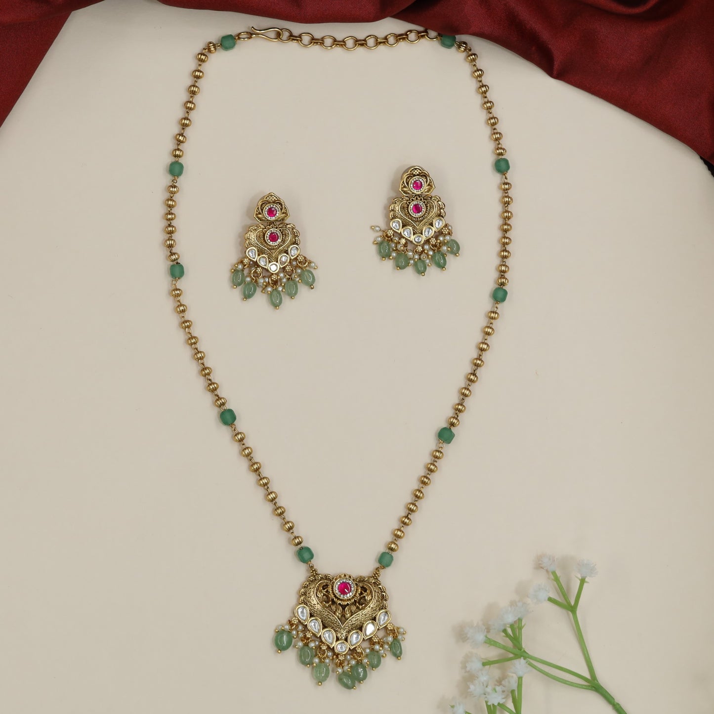 Elegant medallion Antique Chain With Pendant with decorative hanging accents