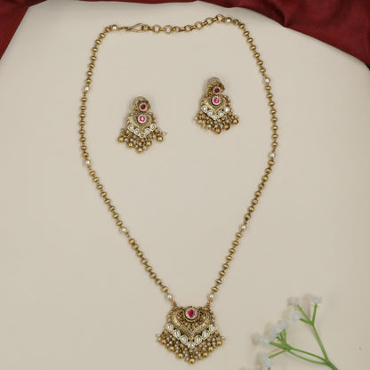 Elegant medallion Antique Chain With Pendant with decorative hanging accents