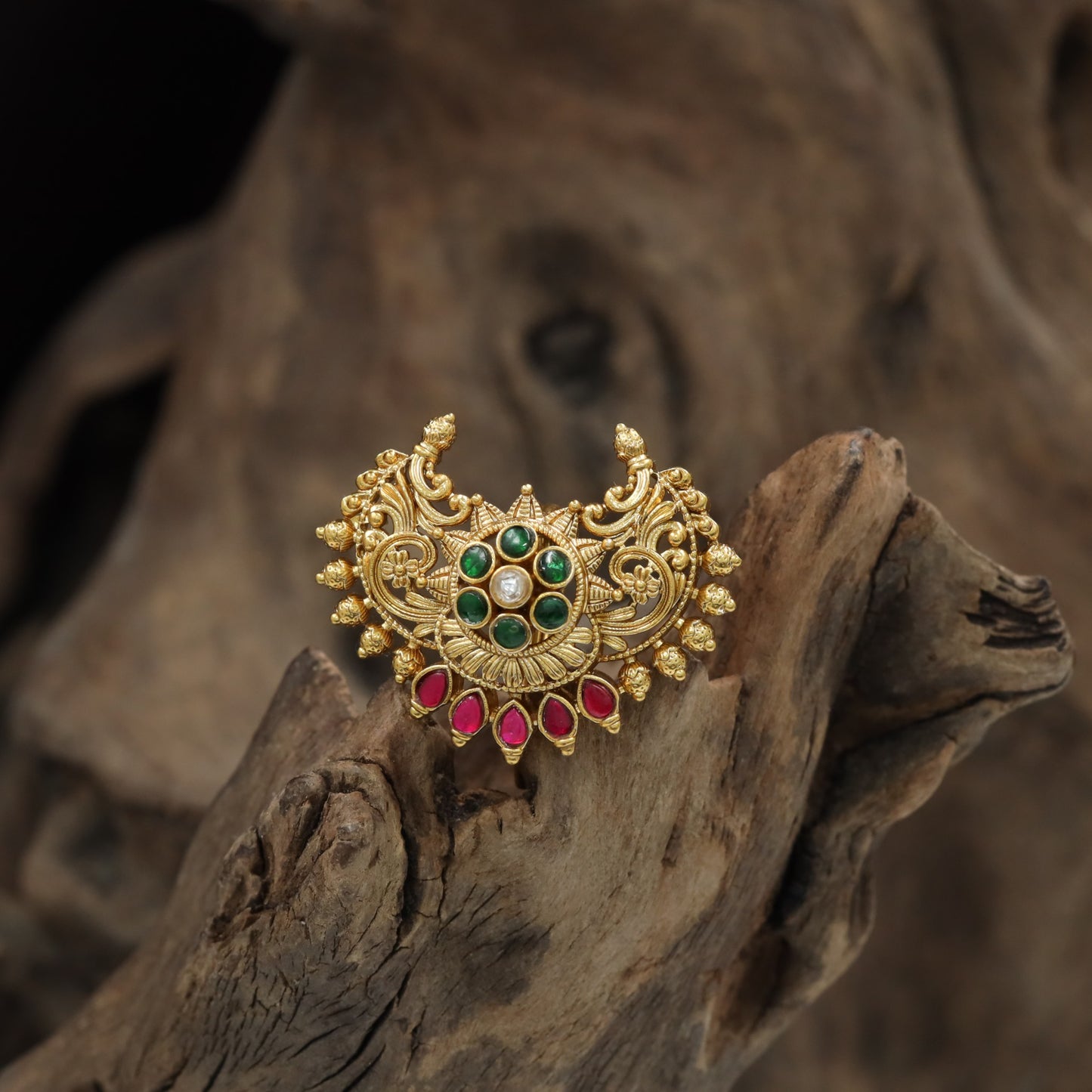 Floral Medallion Jadau Jade Bille with Regal Scrollwork Design