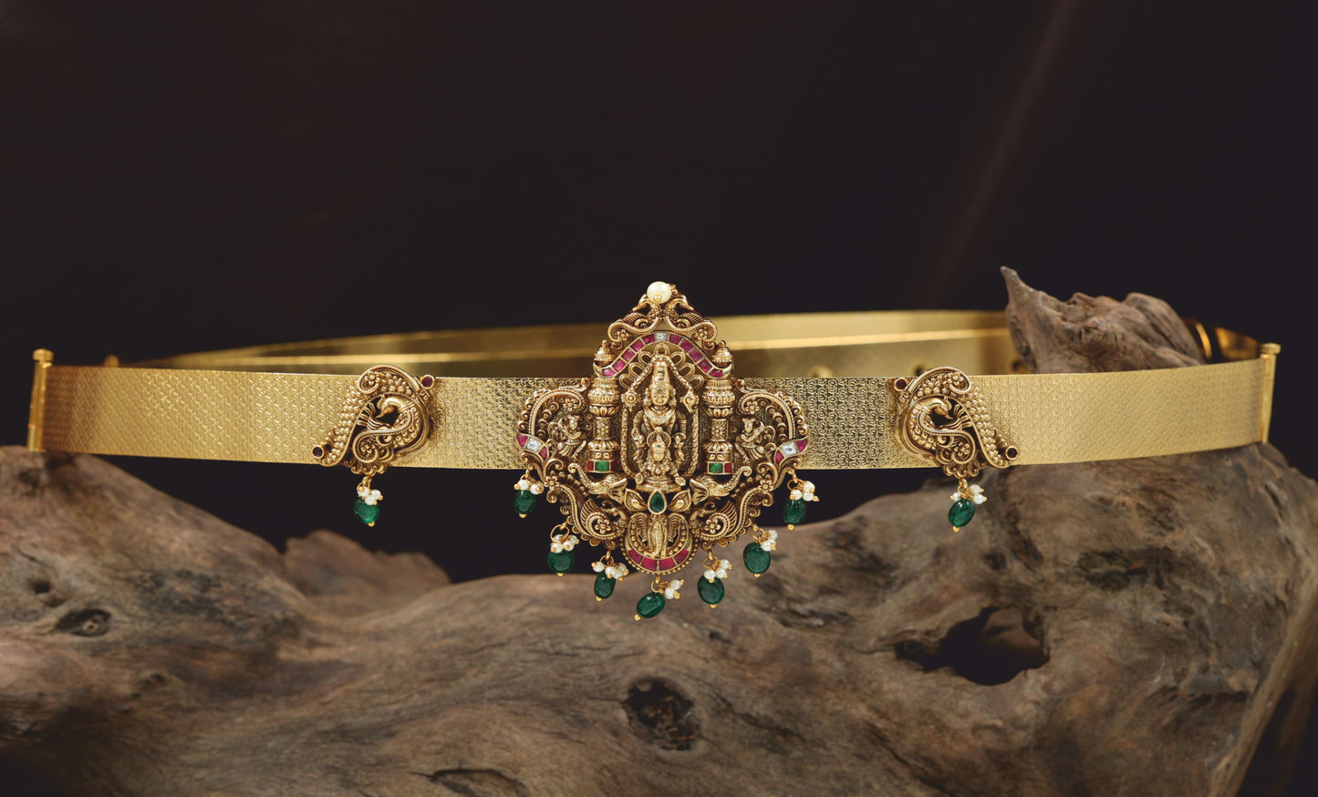 Tirupati Balaji dabu with temple arch centerpiece