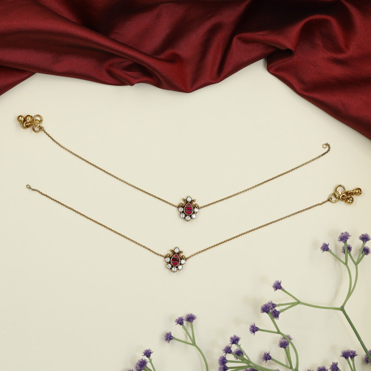 Minimalist Kundan Payal with Floral Statement Detail