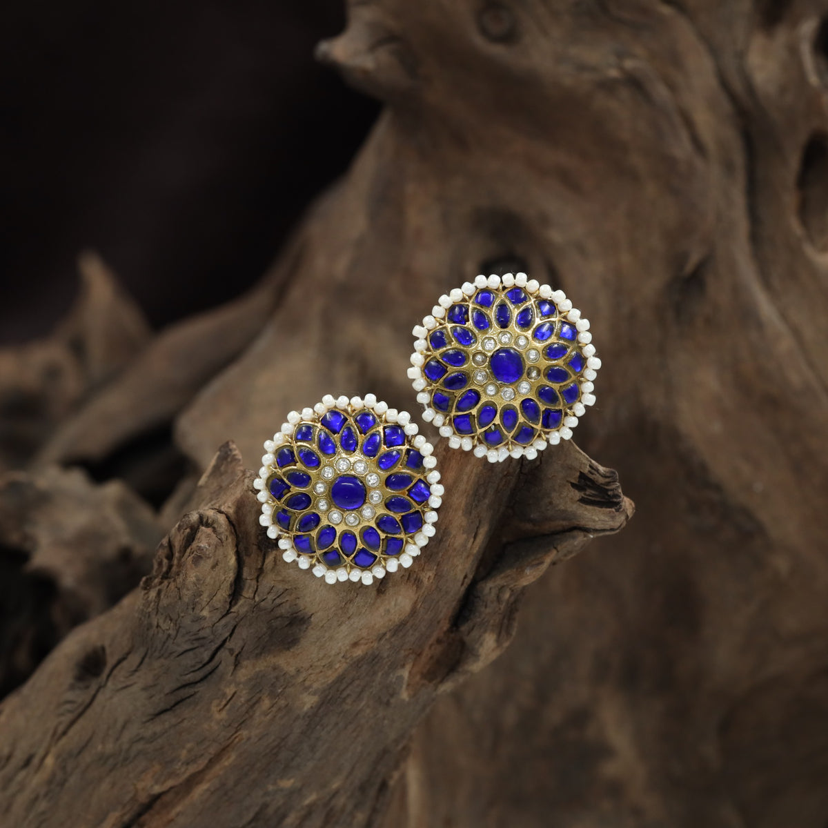 Classic Jadau Stud with Artisan Floral Elegance