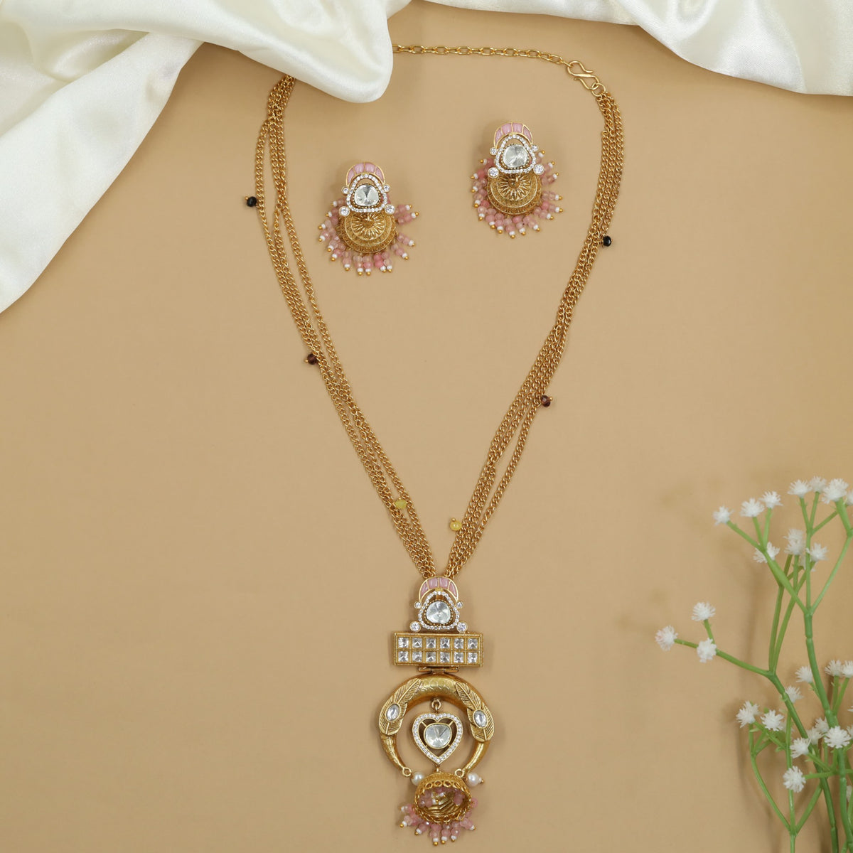 Kundan Layered Horseshoe Pendant Necklace Set
