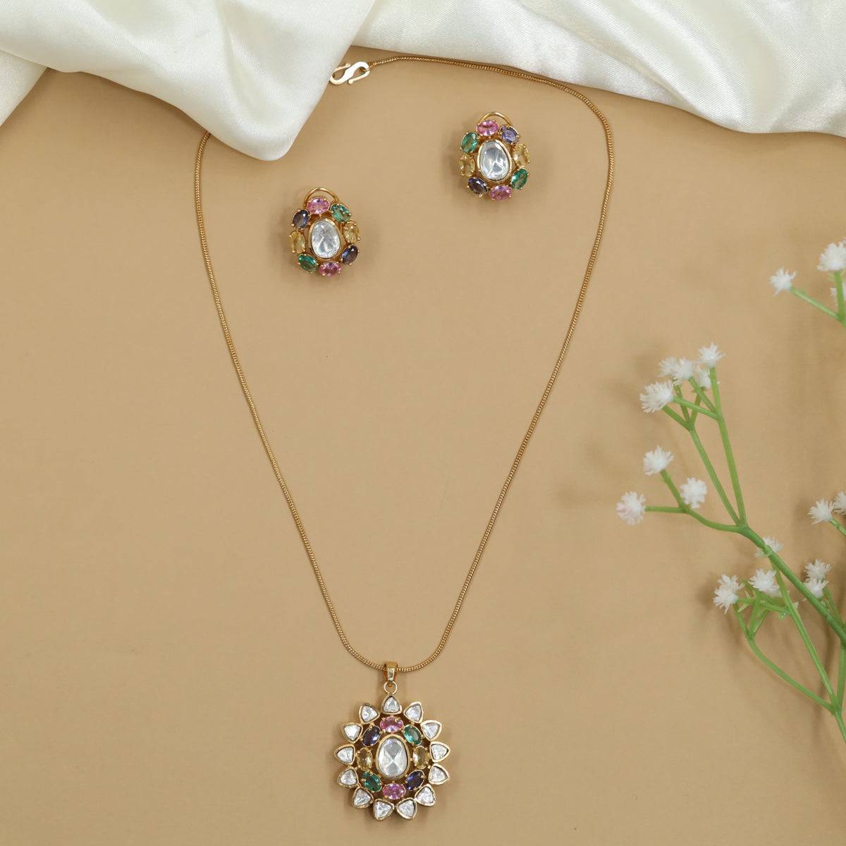 Kundan Rosette Pendant Chain Set