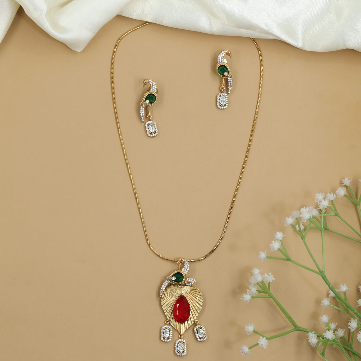 Kundan Peacock Pendant Chain Set