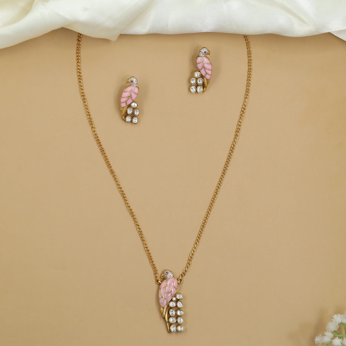 Kundan Parrot Bird Pendant Chain Set