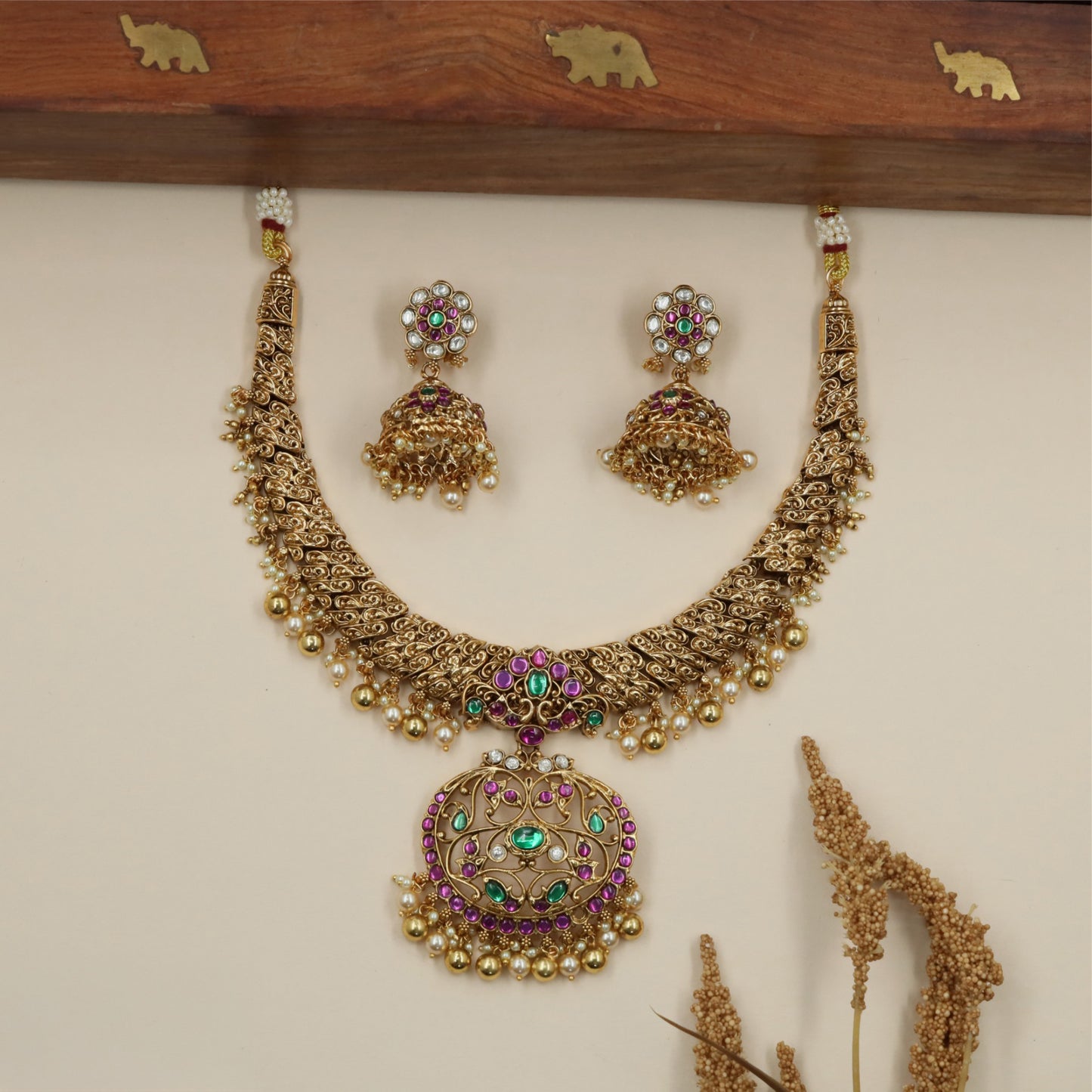 Classic Heritage Antique Necklace with Ornate Openwork Pendant