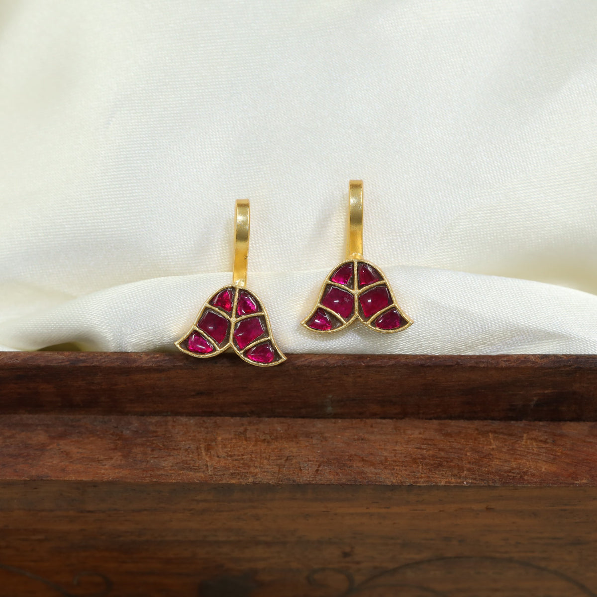 Jadau Butterfly Wing Bugadi with Heritage Design