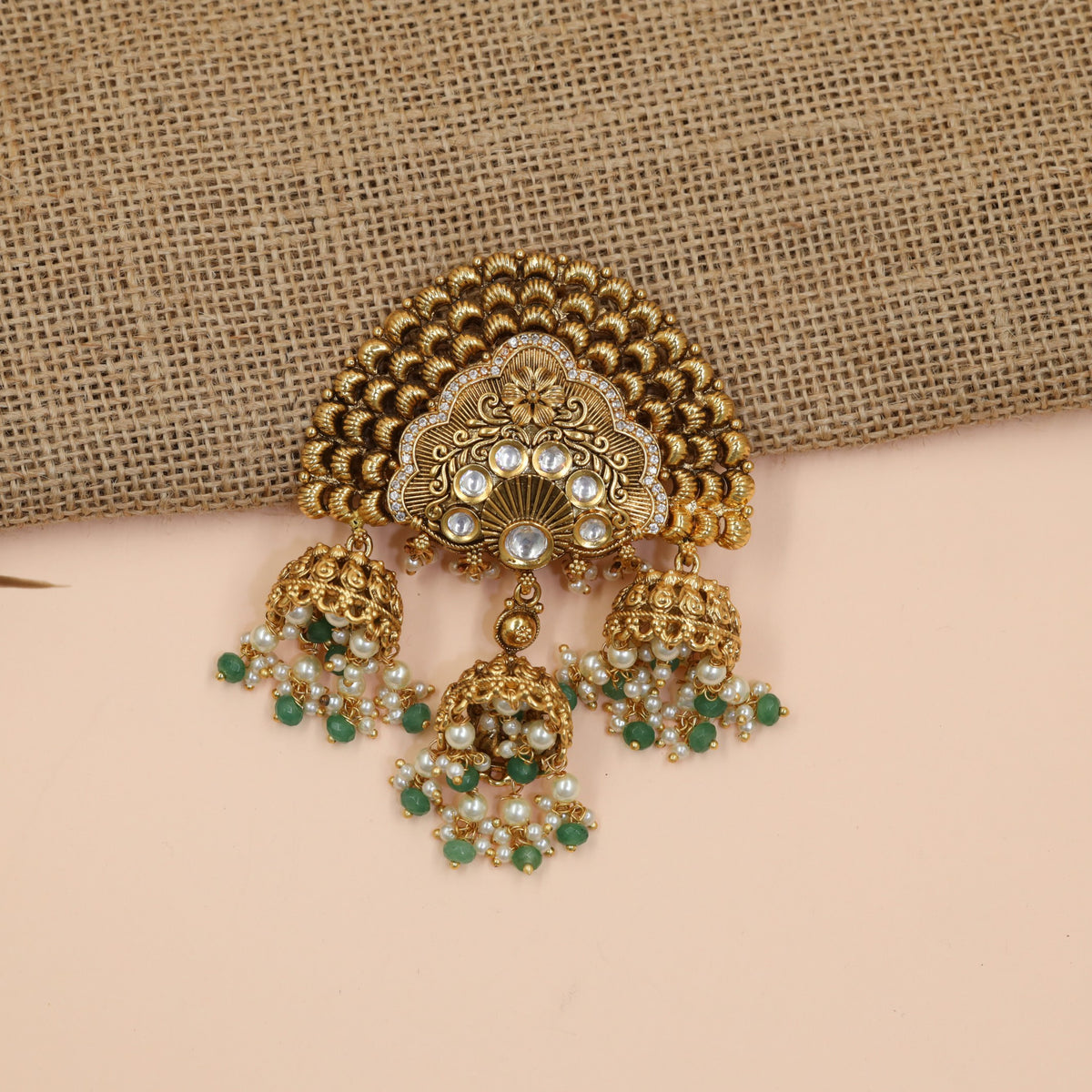 Masterpiece Antique Bille with Heritage Scalloped Detailing