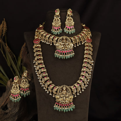 Grand Lakshmi Antique Combo Set with Peacock Links