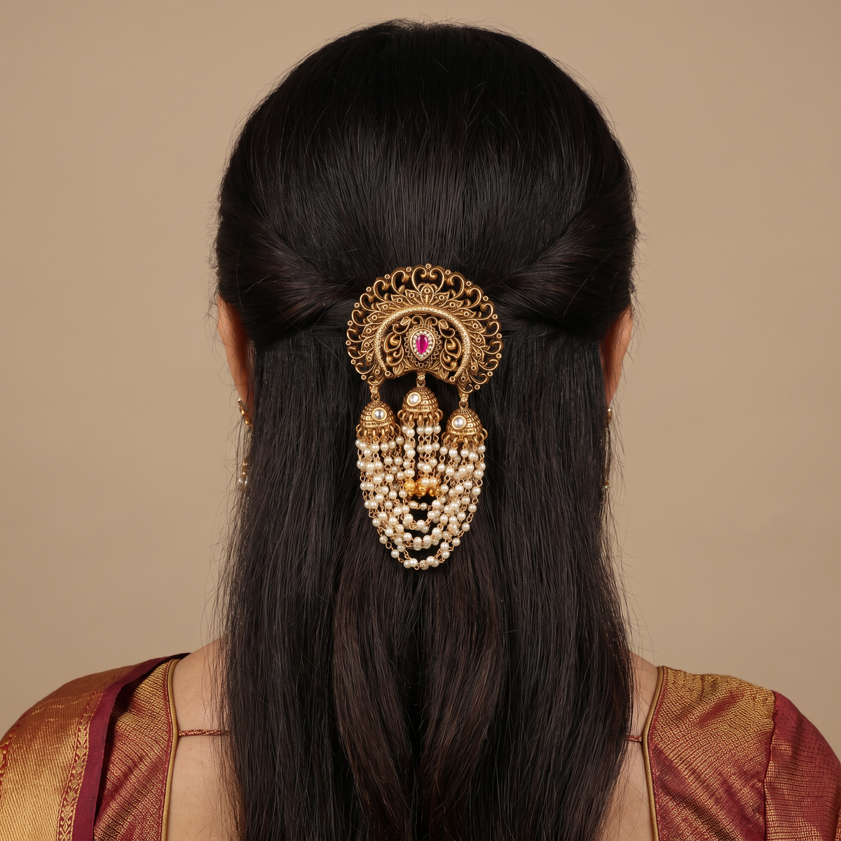 Regal Antique Pearl Bille with Paisley Crest Design