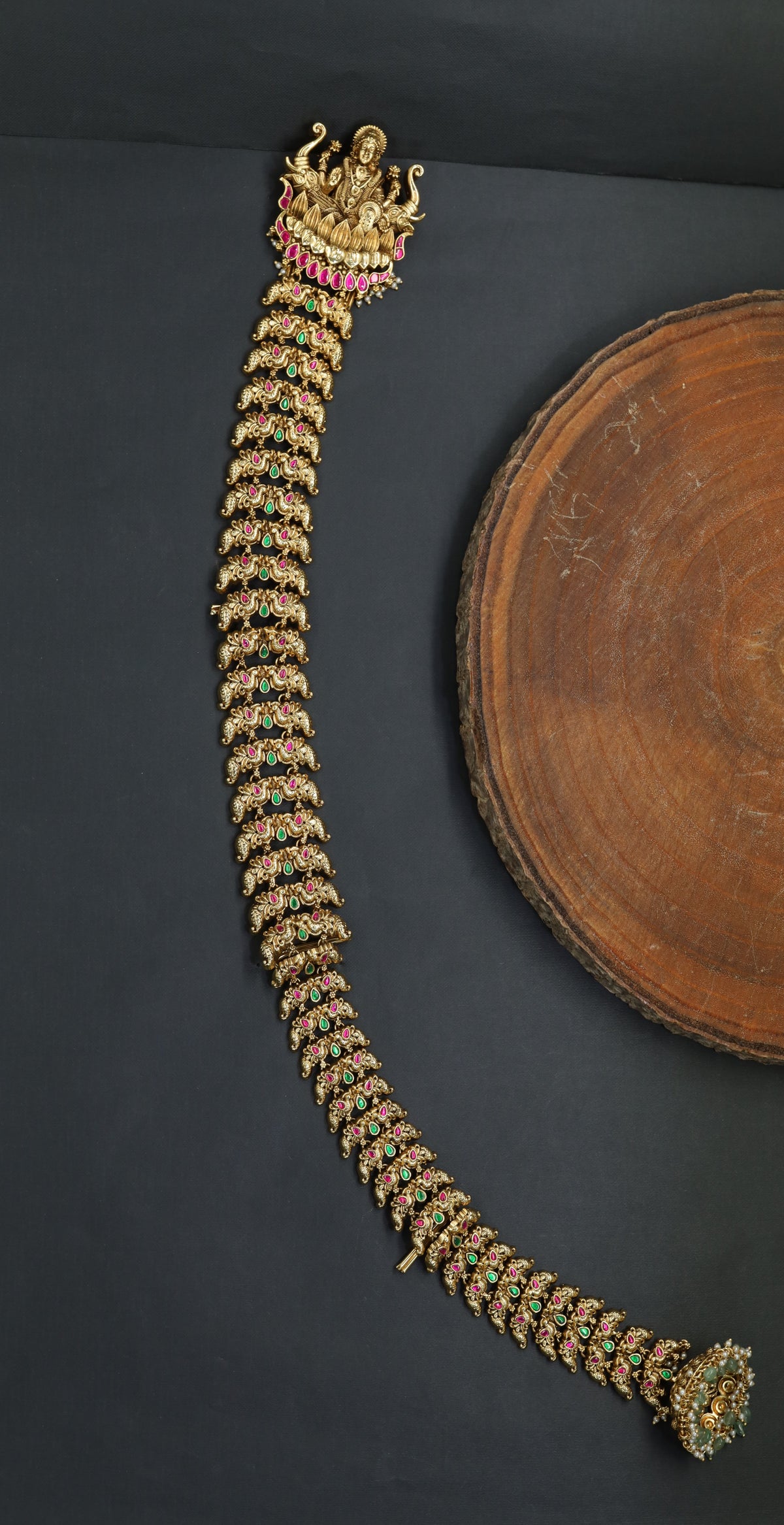Traditional Antique Long Jade with Lakshmi Centrepiece
