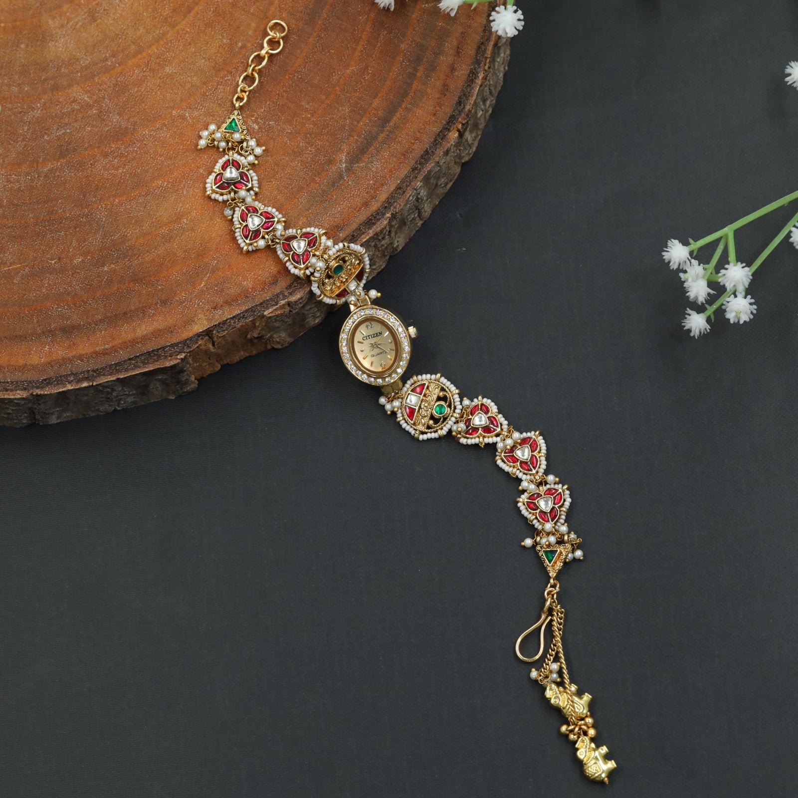 Grand Artisan Kundan Watch with Elegant Circular Detailing