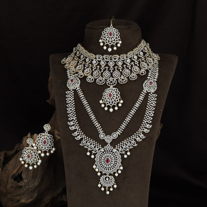 Luxury GJ Combo Set Featuring Floral Choker and Grand Pendant Design