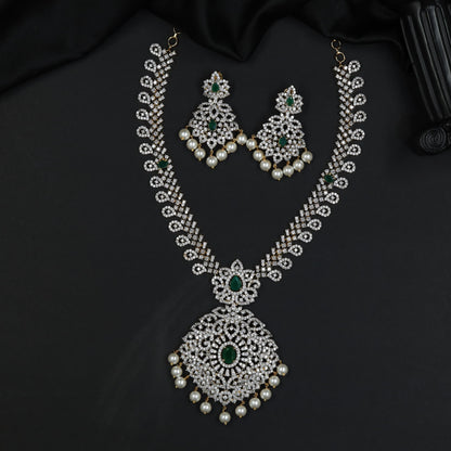Floral GJ Necklace Set with Openwork Pendant