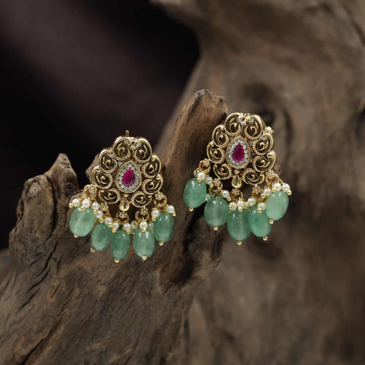 Scrollwork Antique Stud with Teardrop Centre