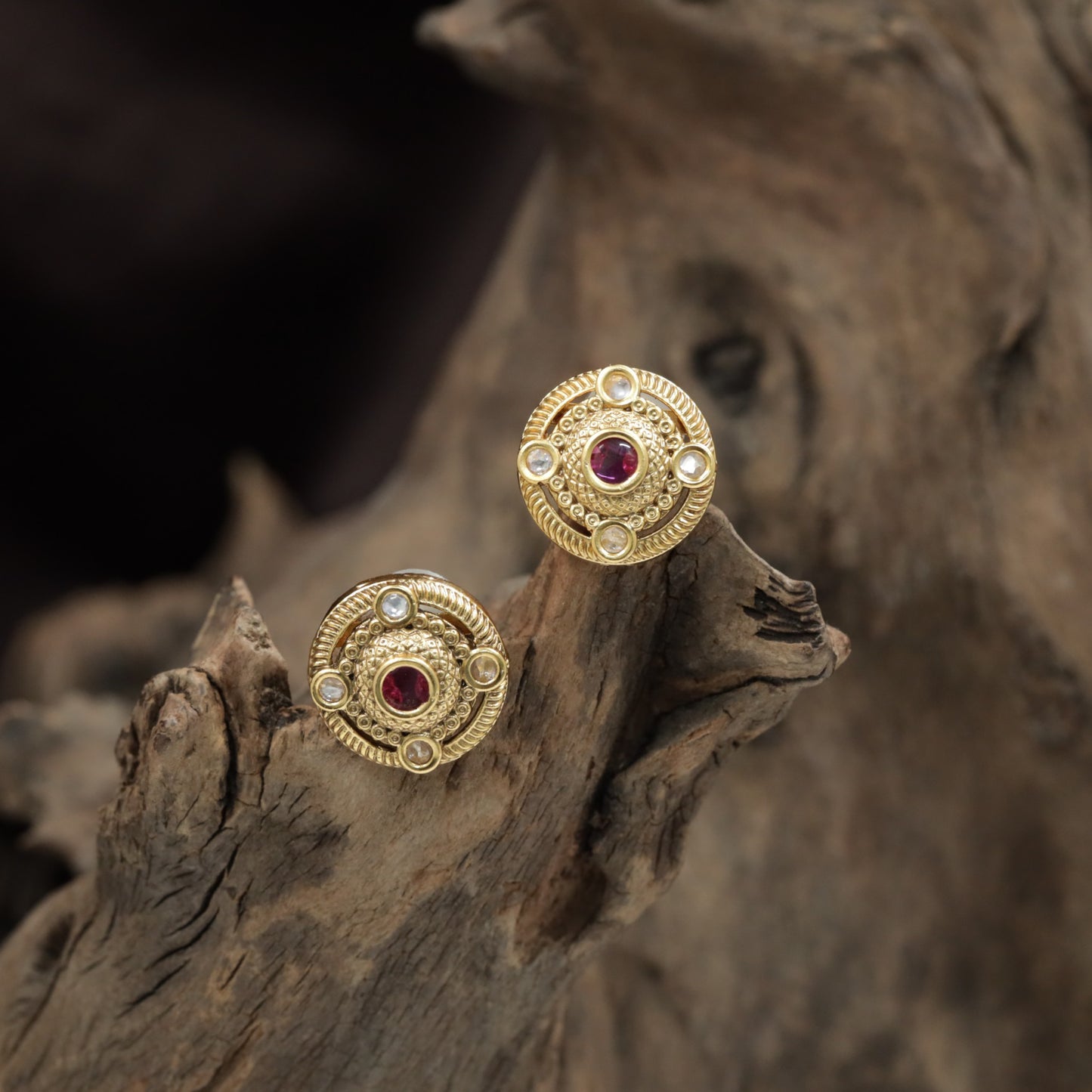 Circular Antique Stud with Textured Halo and Accent Frames