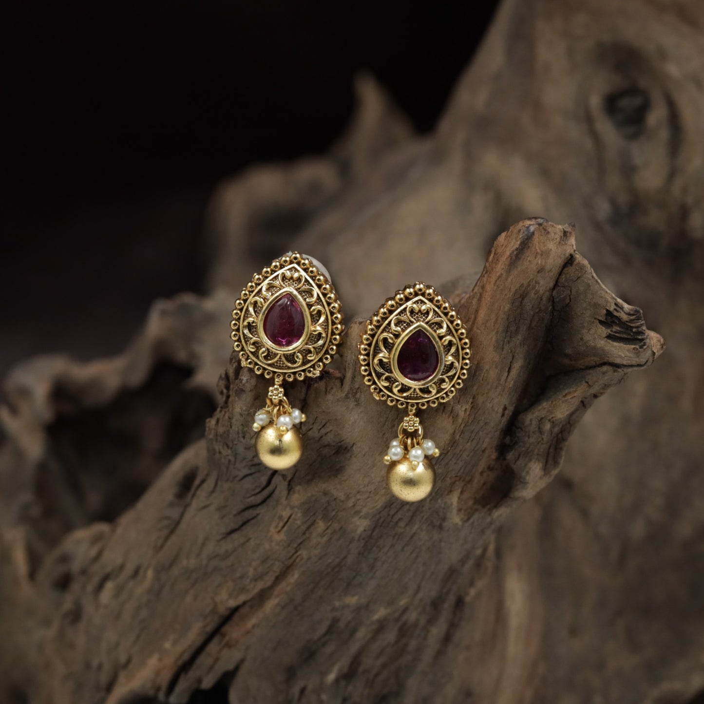 Premium Teardrop Stud With Openwork Frame And Drop Finish