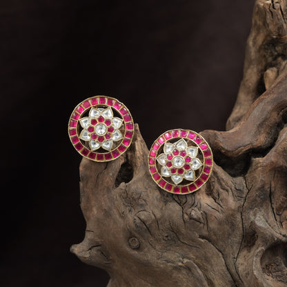 Traditional Floral Stud With Elegant Circular Border Finish
