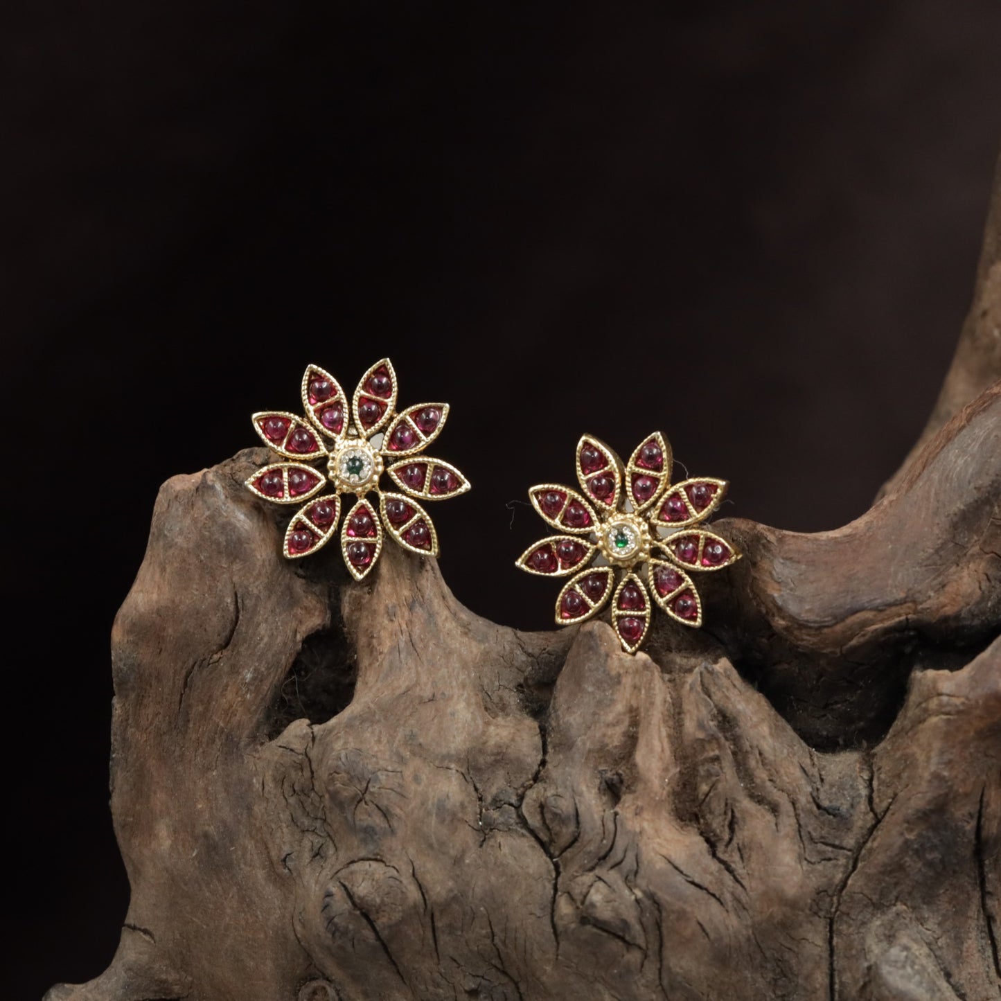 Premium Starburst Floral Stud With Defined Petal Structure