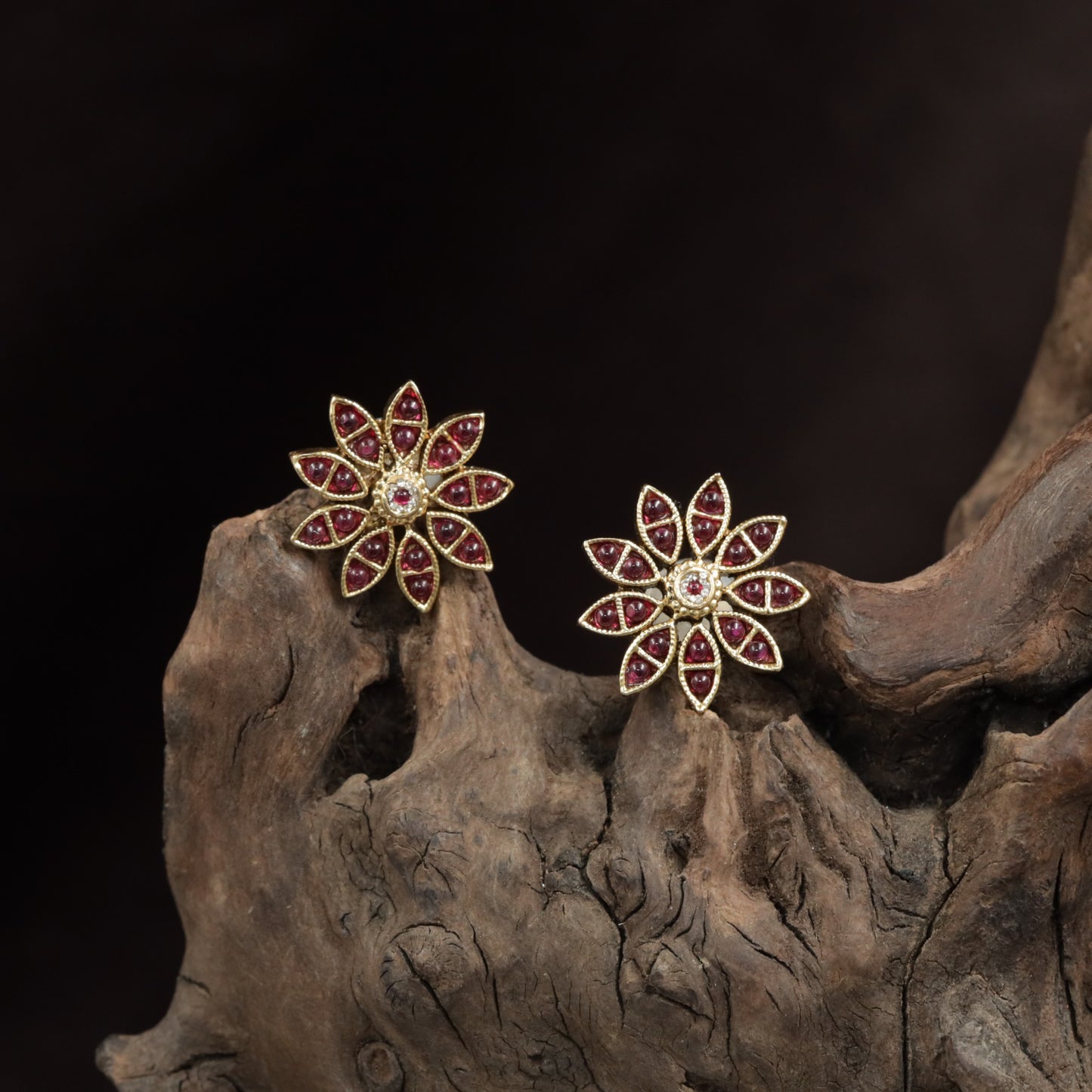 Premium Starburst Floral Stud With Defined Petal Structure