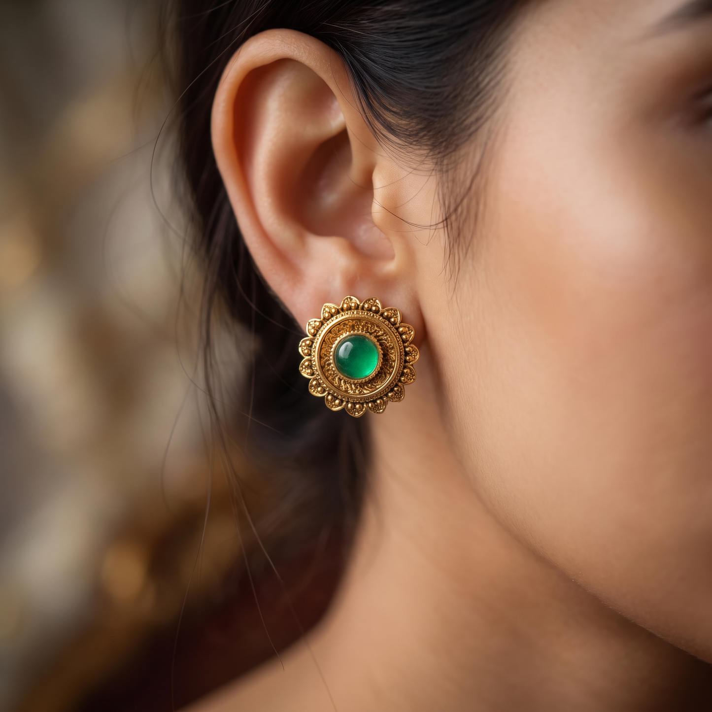 Premium Circular Antique Stud With Textured Halo Frame