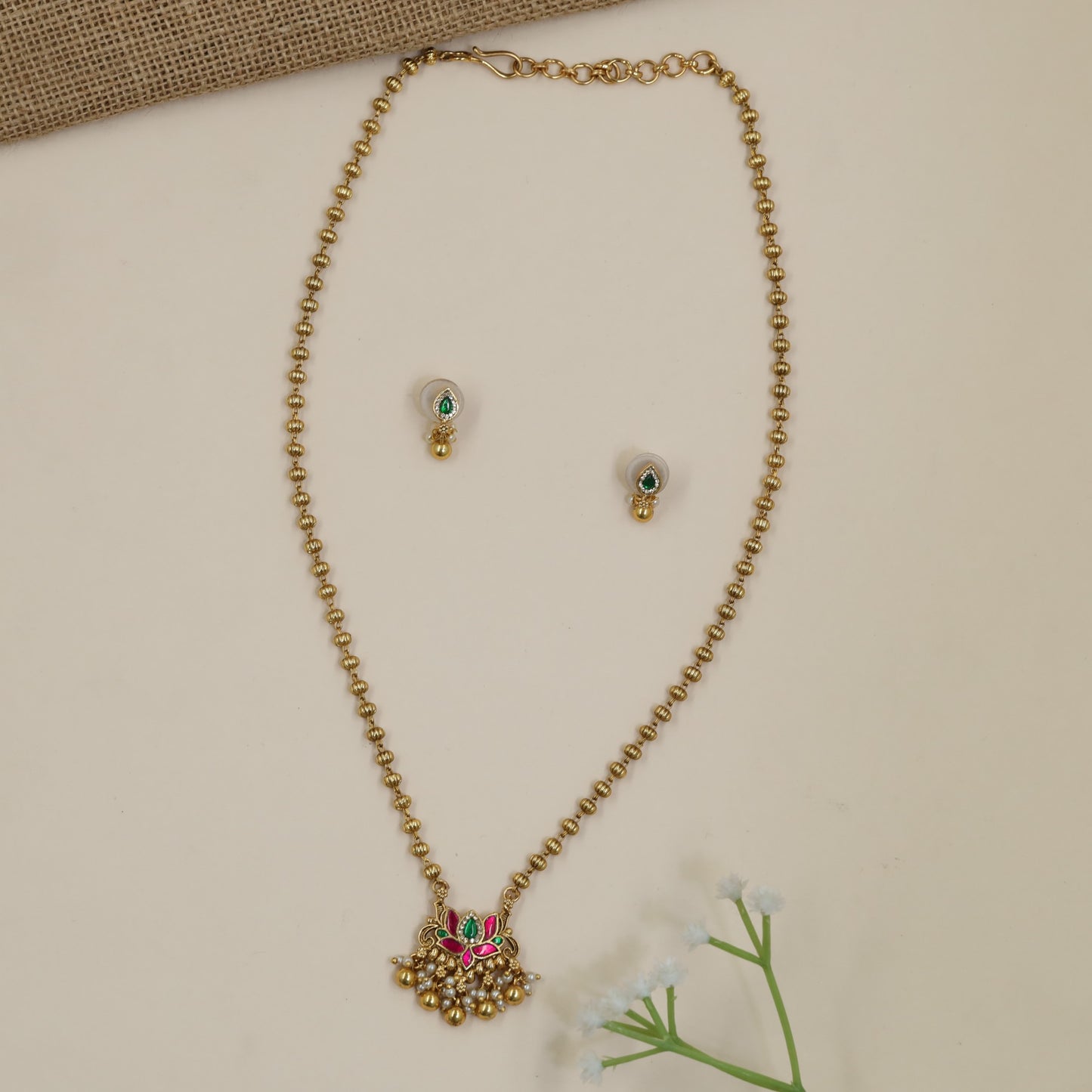 Decorative Lotus Antique Chain with Pendant and Earring Set
