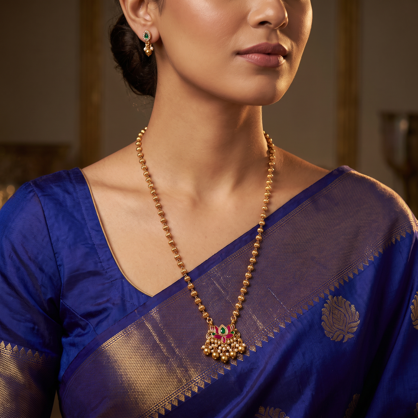 Decorative Lotus Antique Chain with Pendant and Earring Set
