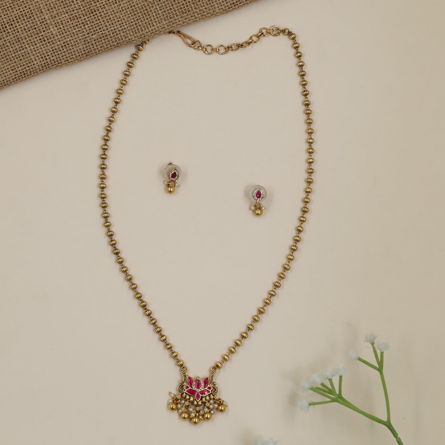 Decorative Lotus Antique Chain with Pendant and Earring Set