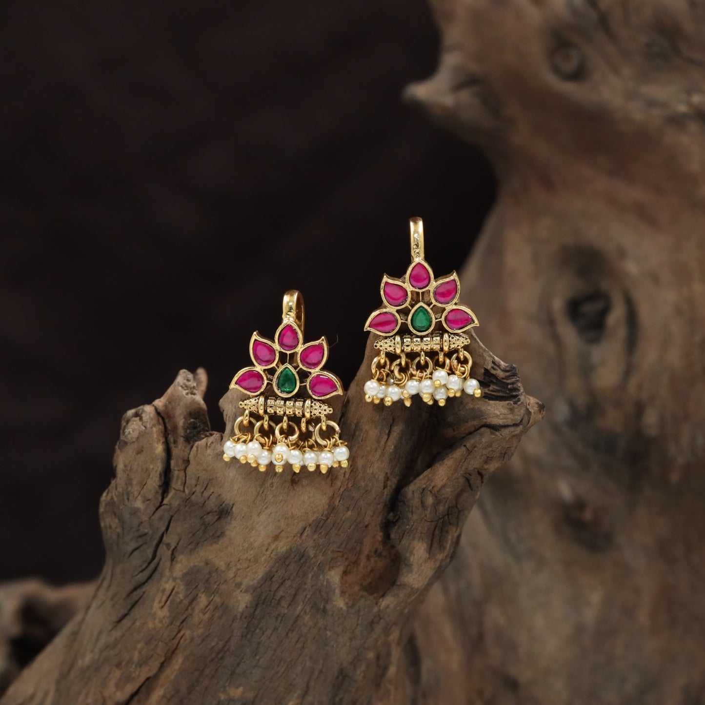 Symmetrical Floral Arrangement Creates a Distinctive Antique Bugadi