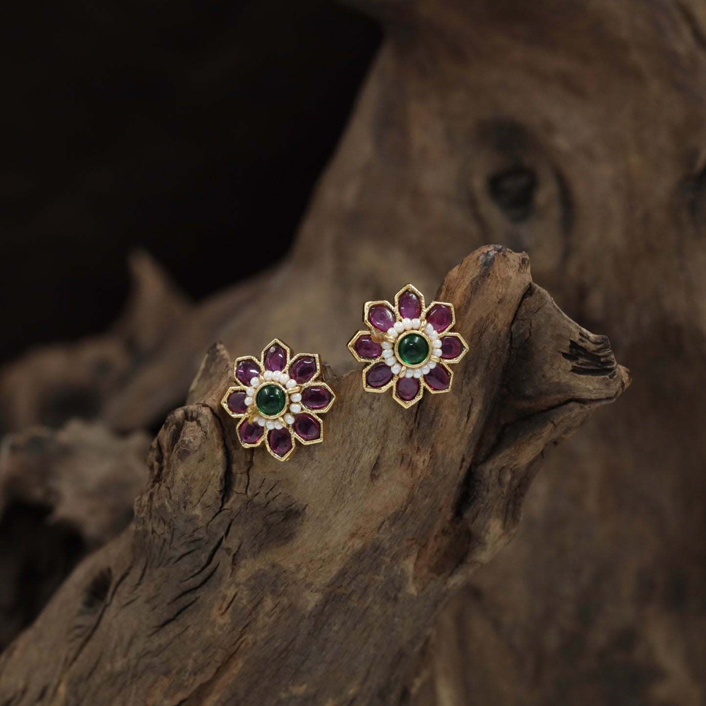 Floral Antique Stud Featuring a Defined Circular Centre