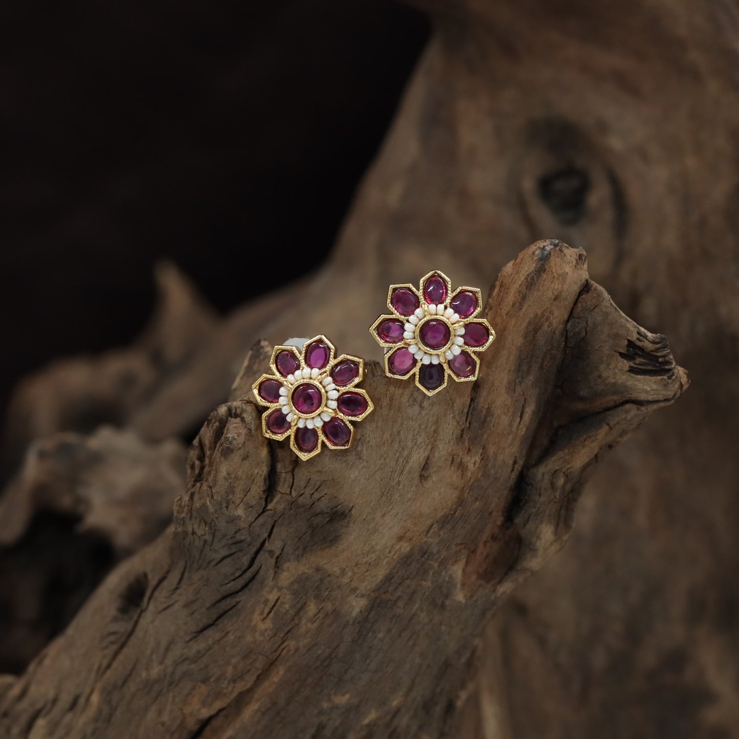 Floral Antique Stud Featuring a Defined Circular Centre