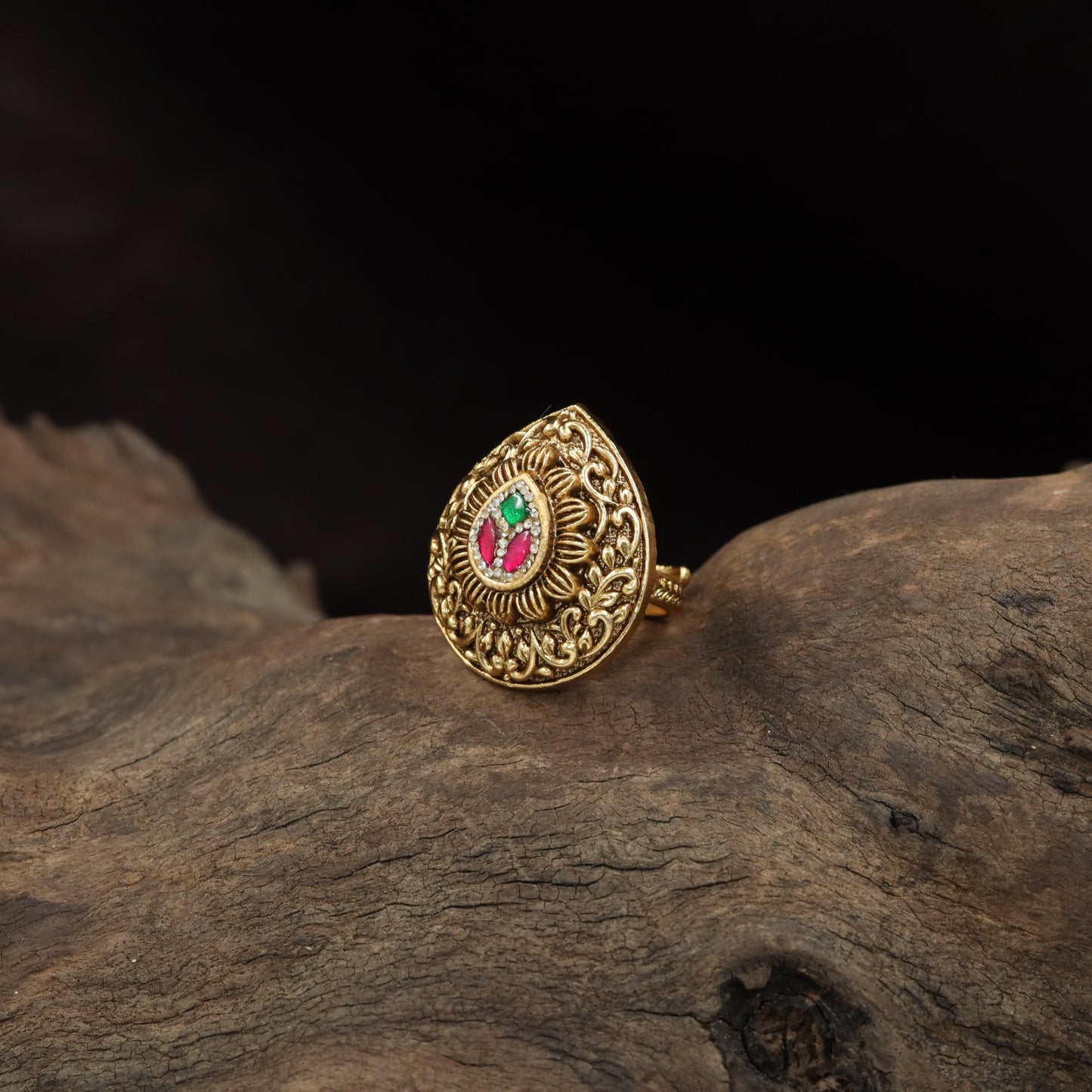 Traditional Antique Finger Ring with Radiating Lines and Elaborate Curved Detailing