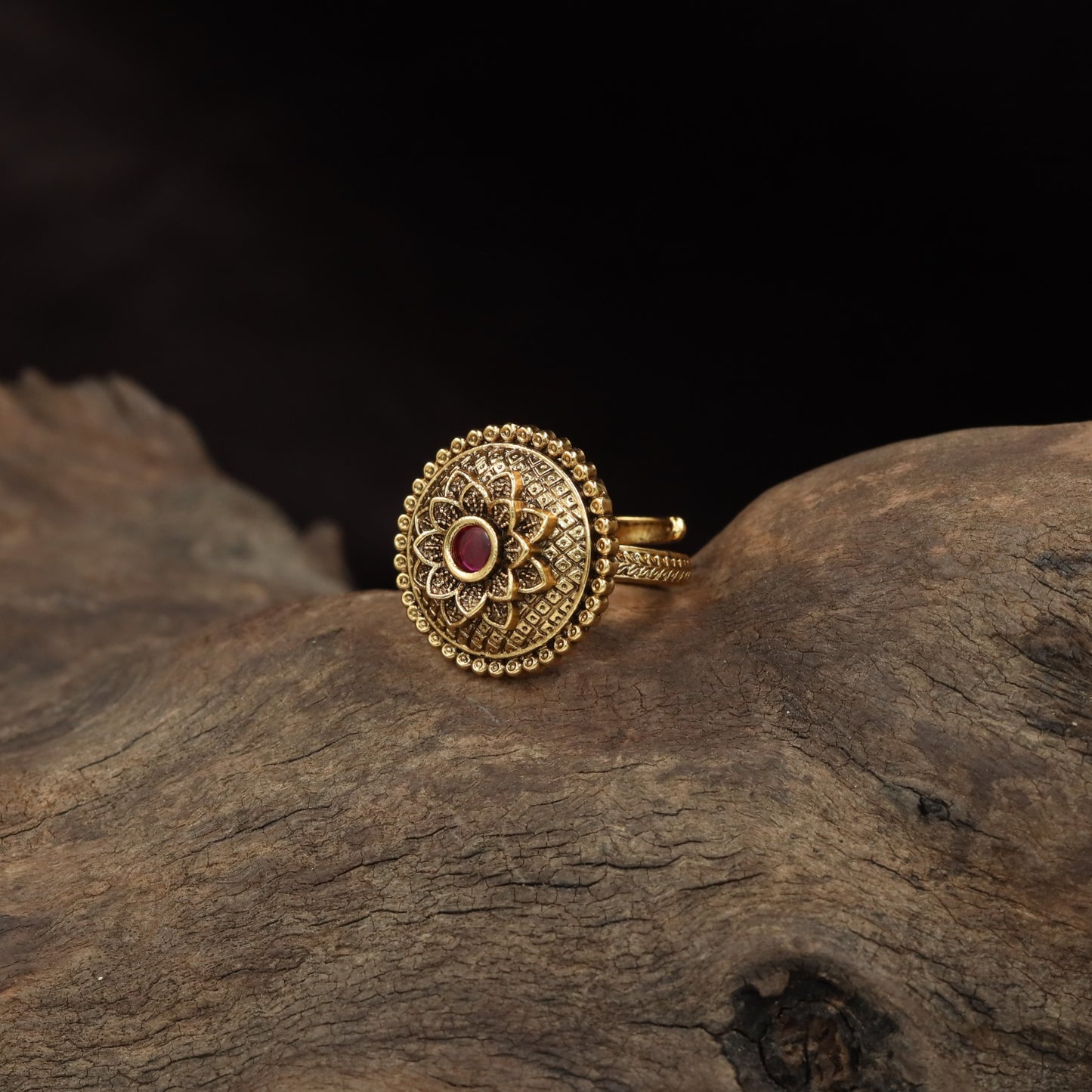 Floral Antique Finger Ring with Intricate Circular Work and Sculpted Centre