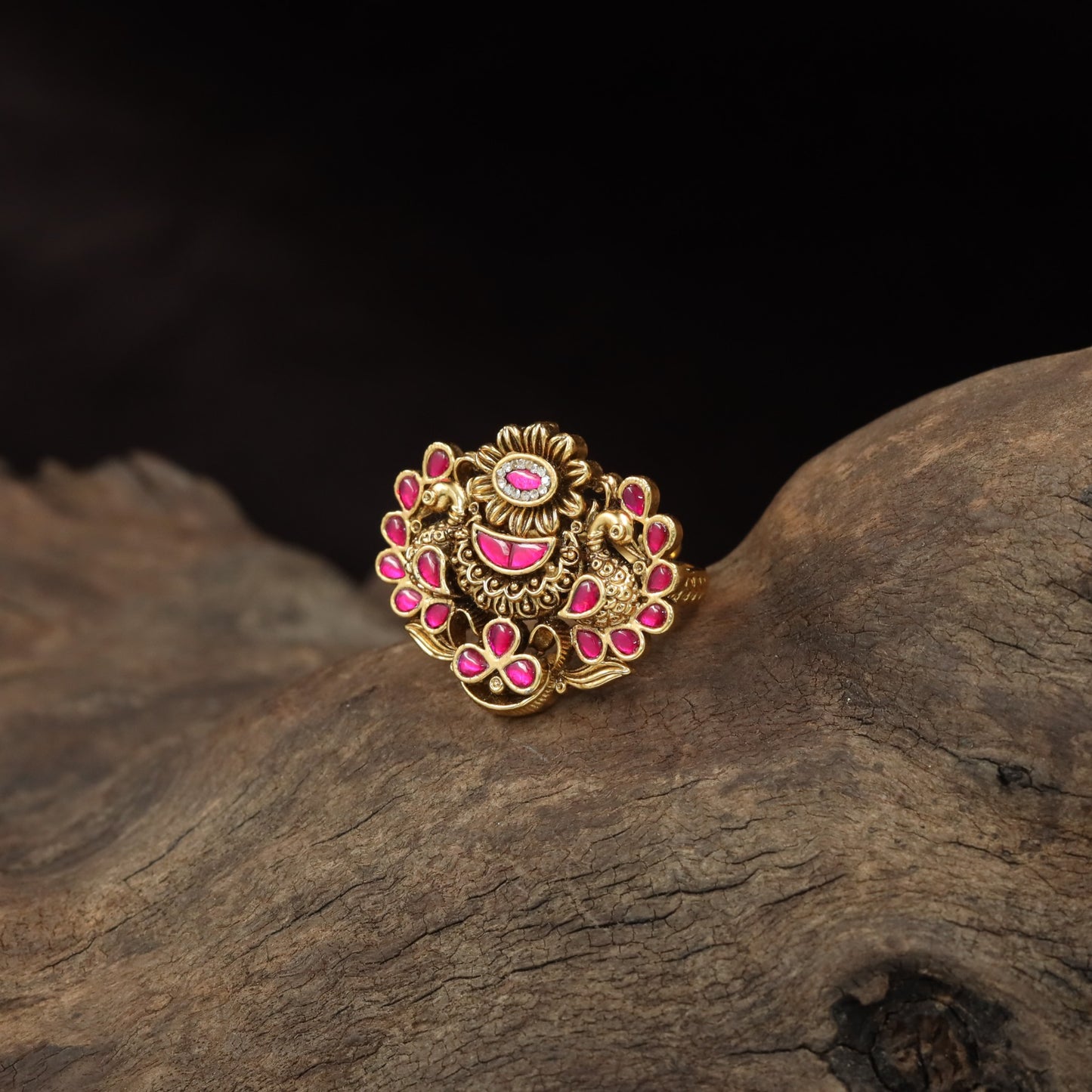 Traditional Antique Finger Ring Featuring Floral Openwork and Decorative Petals