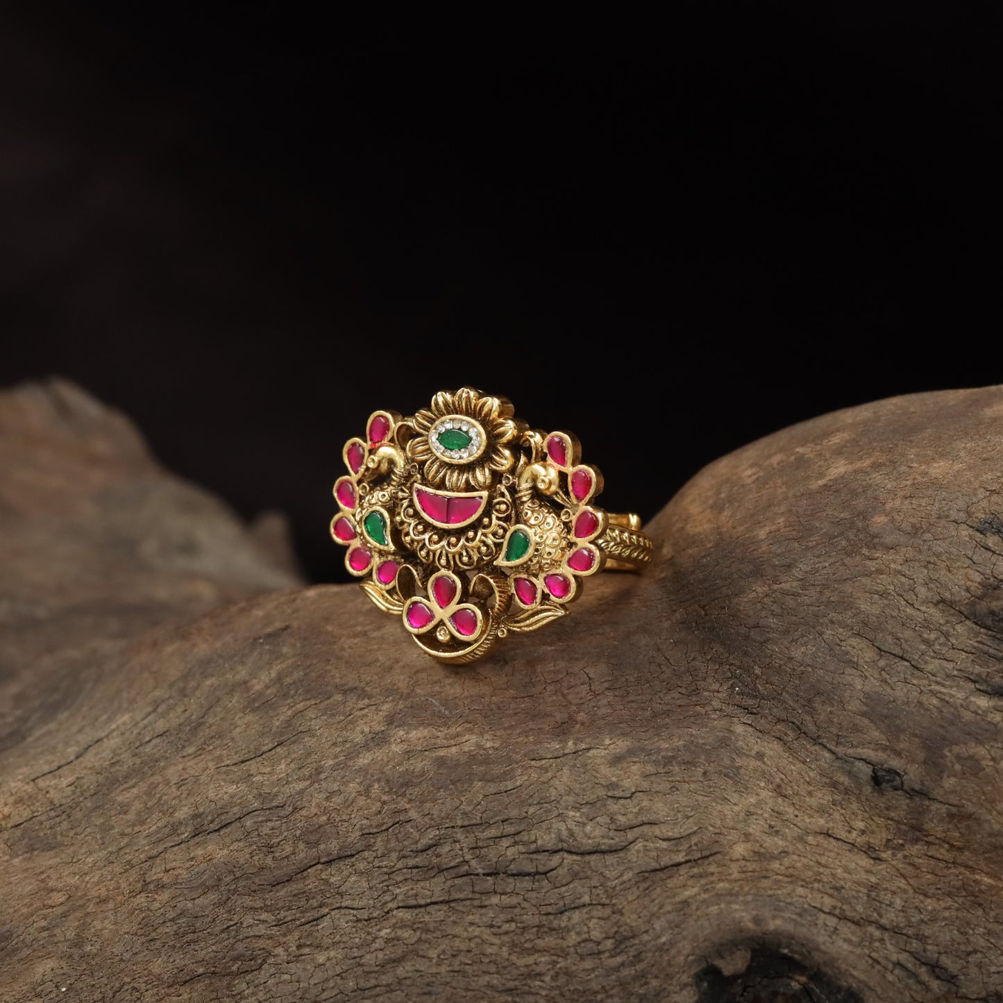 Traditional Antique Finger Ring Featuring Floral Openwork and Decorative Petals