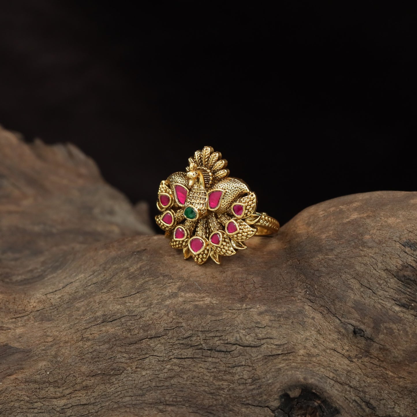 Peacock Antique Finger Ring with Intricate Feather Detailing and Ornate Centre