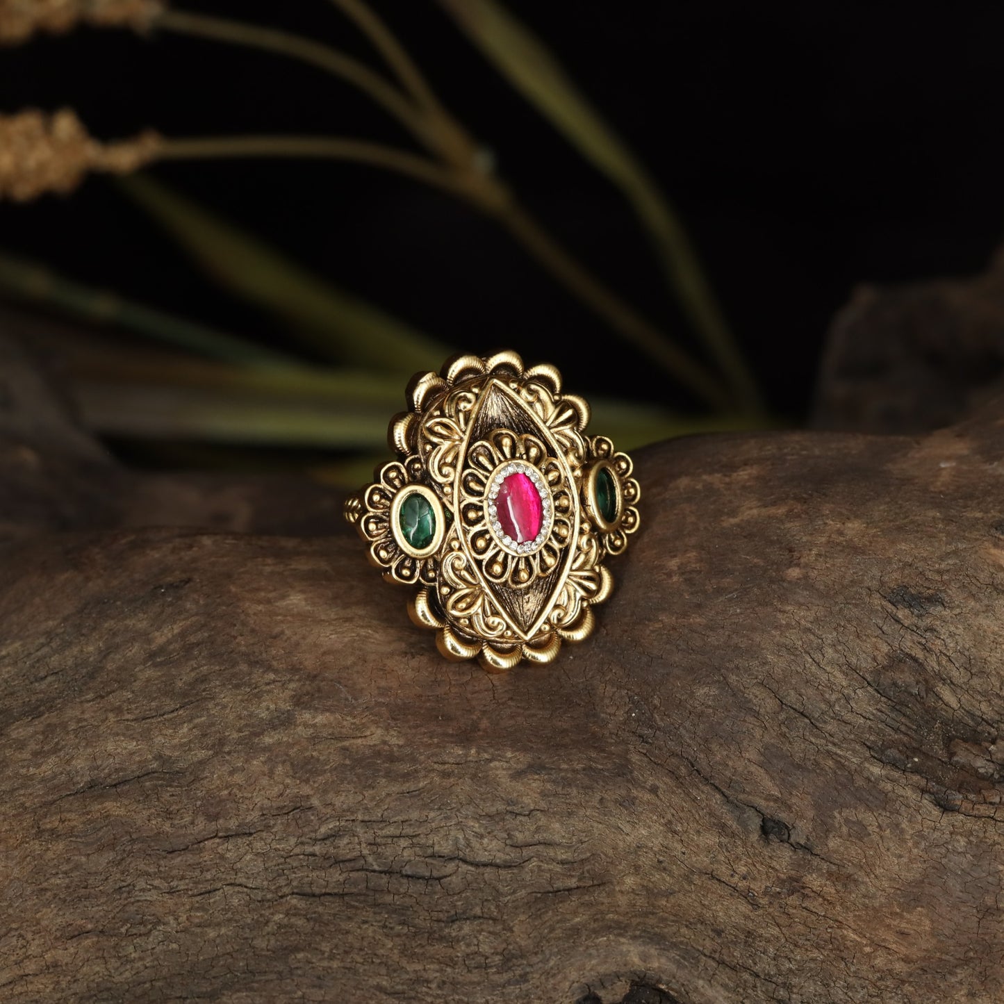Antique Finger Ring Showcasing Curvilinear Work and a Defined Centre
