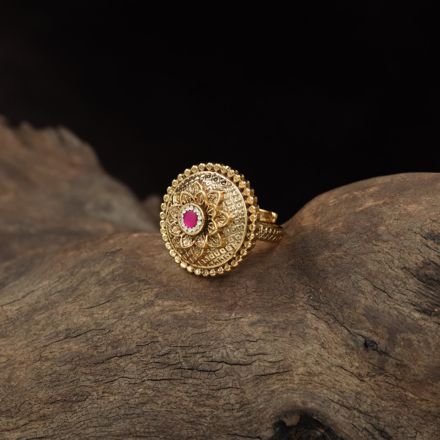 Sculpted Floral Centre with Intricate Border Work Antique Finger Ring