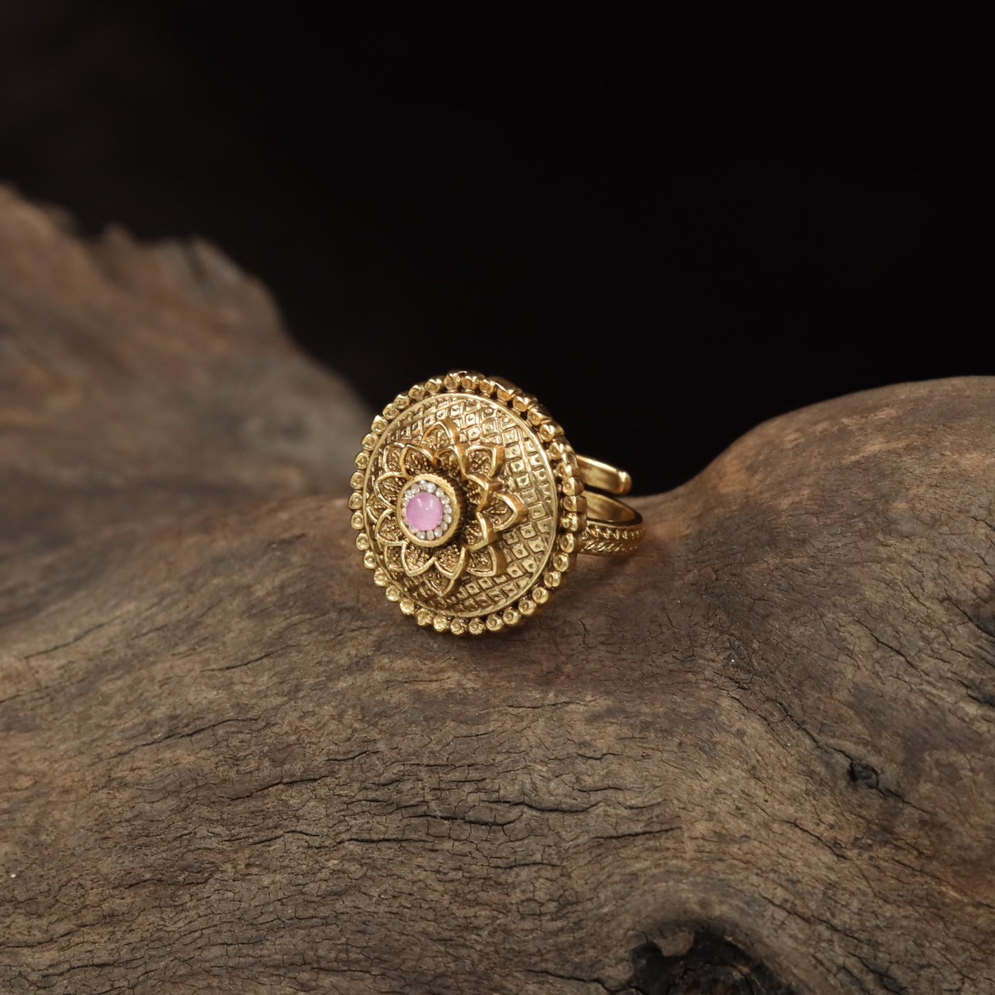 Sculpted Floral Centre with Intricate Border Work Antique Finger Ring